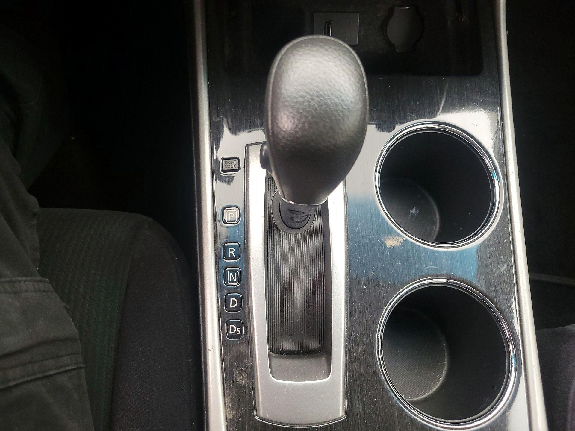 Thumbnail: 2013 Nissan Altima - 16