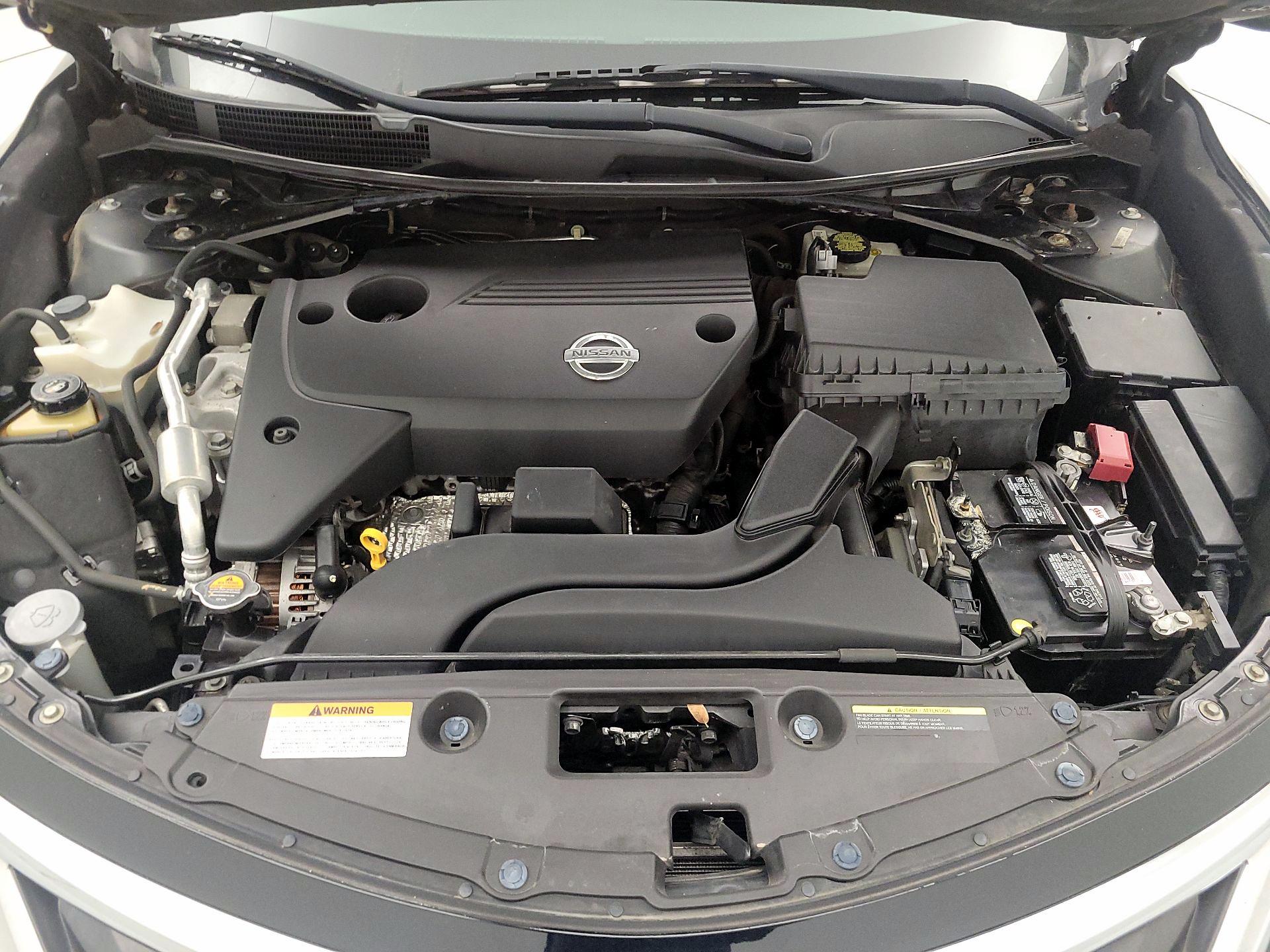 Thumbnail: 2013 Nissan Altima - 19