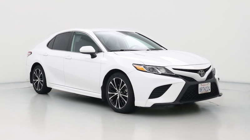 2020 Toyota Camry SE Hero Image