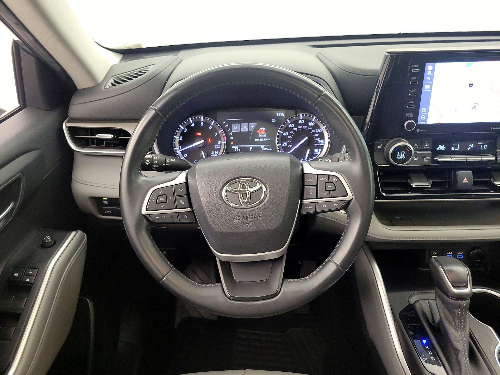 Thumbnail: 2022 Toyota Highlander - 10