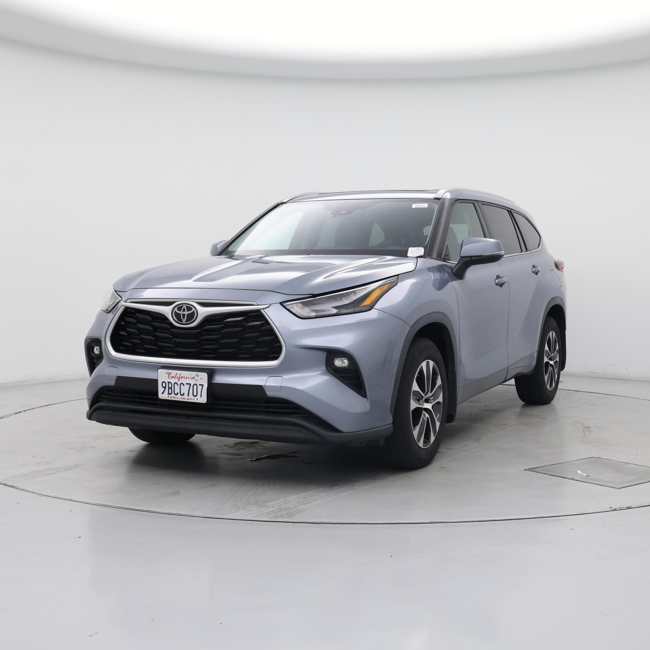 Thumbnail: 2022 Toyota Highlander - 4