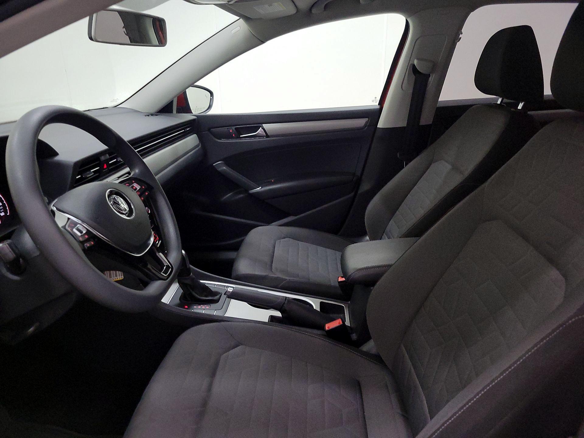 Thumbnail: 2020 Volkswagen Passat - 11