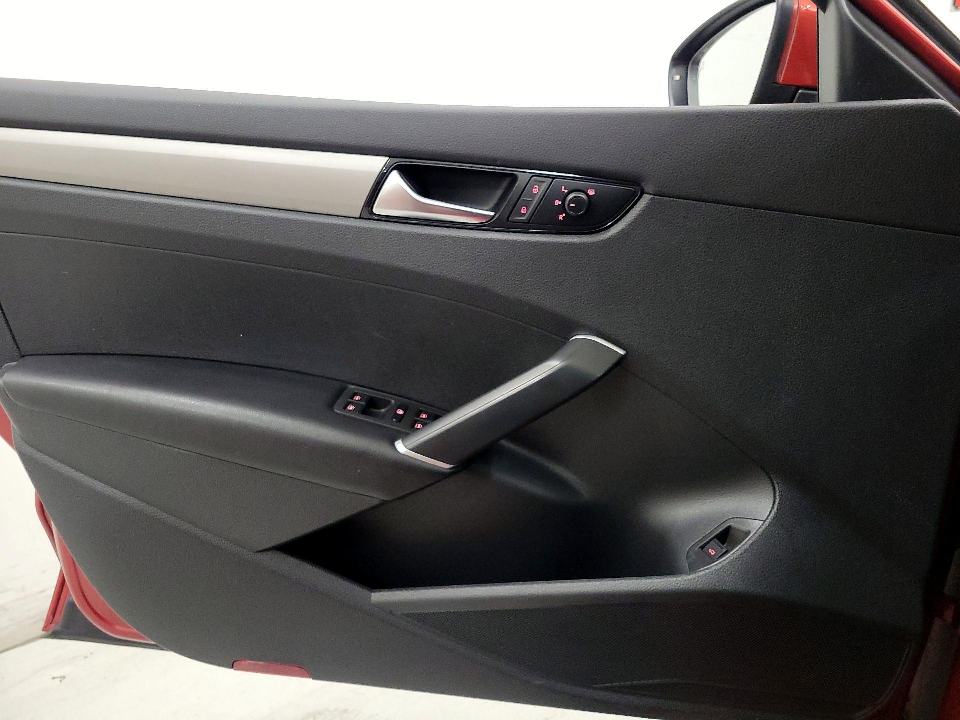 Thumbnail: 2020 Volkswagen Passat - 12