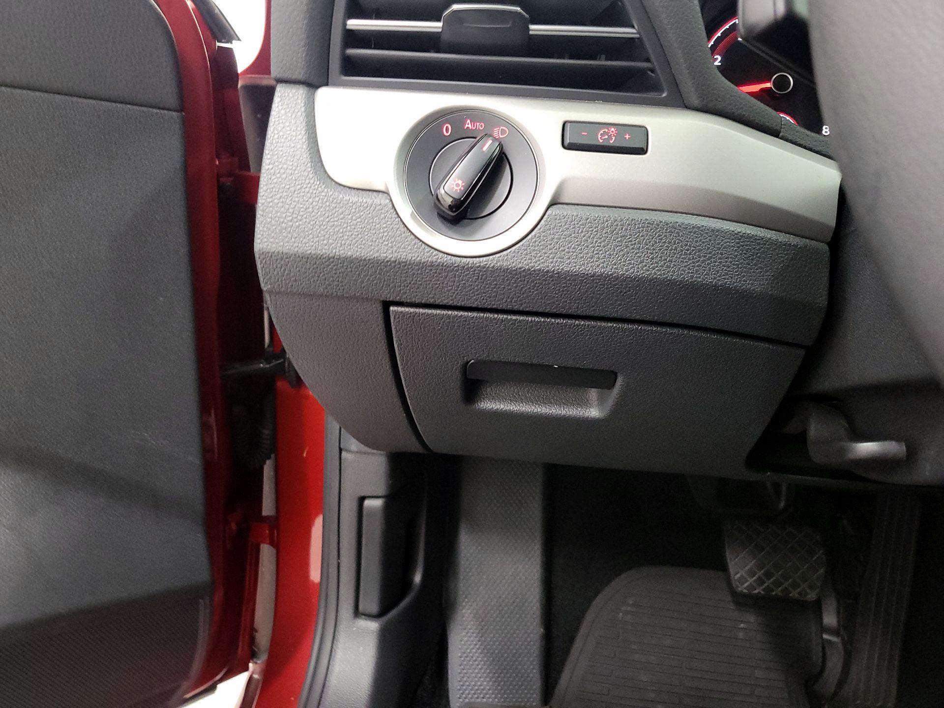 Thumbnail: 2020 Volkswagen Passat - 13