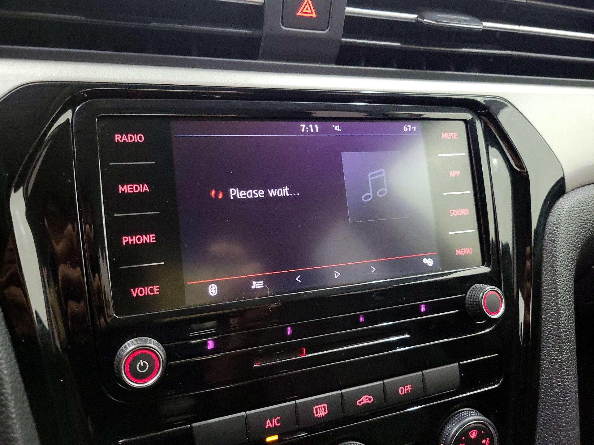 Thumbnail: 2020 Volkswagen Passat - 15