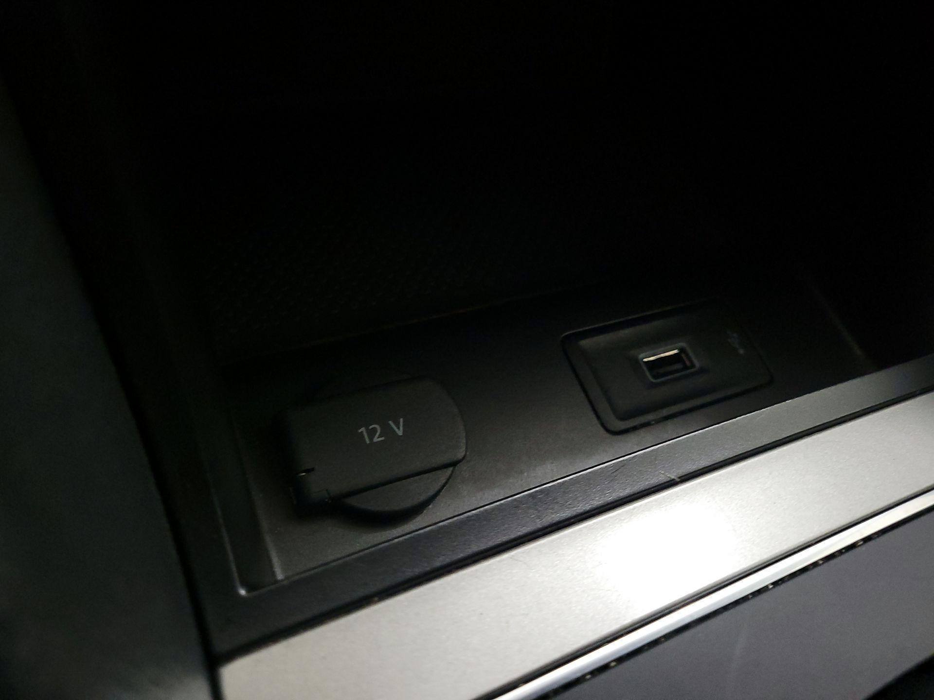 Thumbnail: 2020 Volkswagen Passat - 18