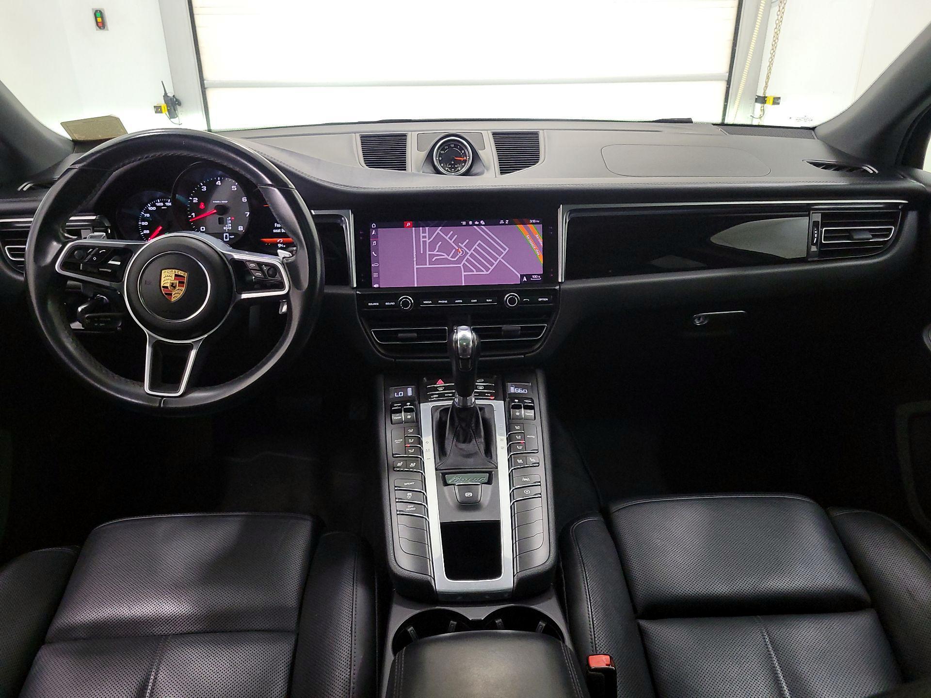 Thumbnail: 2020 Porsche Macan - 9