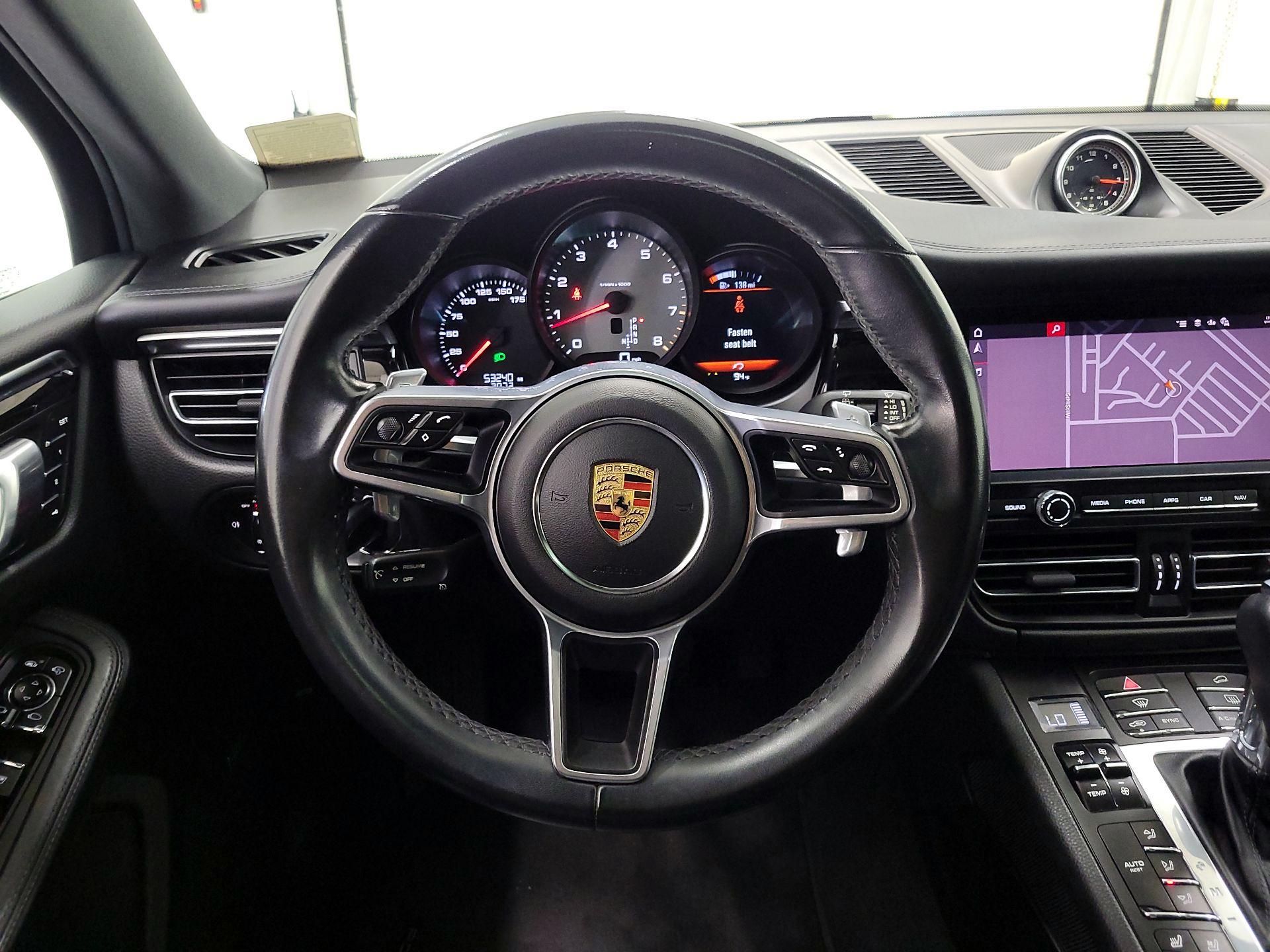 Thumbnail: 2020 Porsche Macan - 10