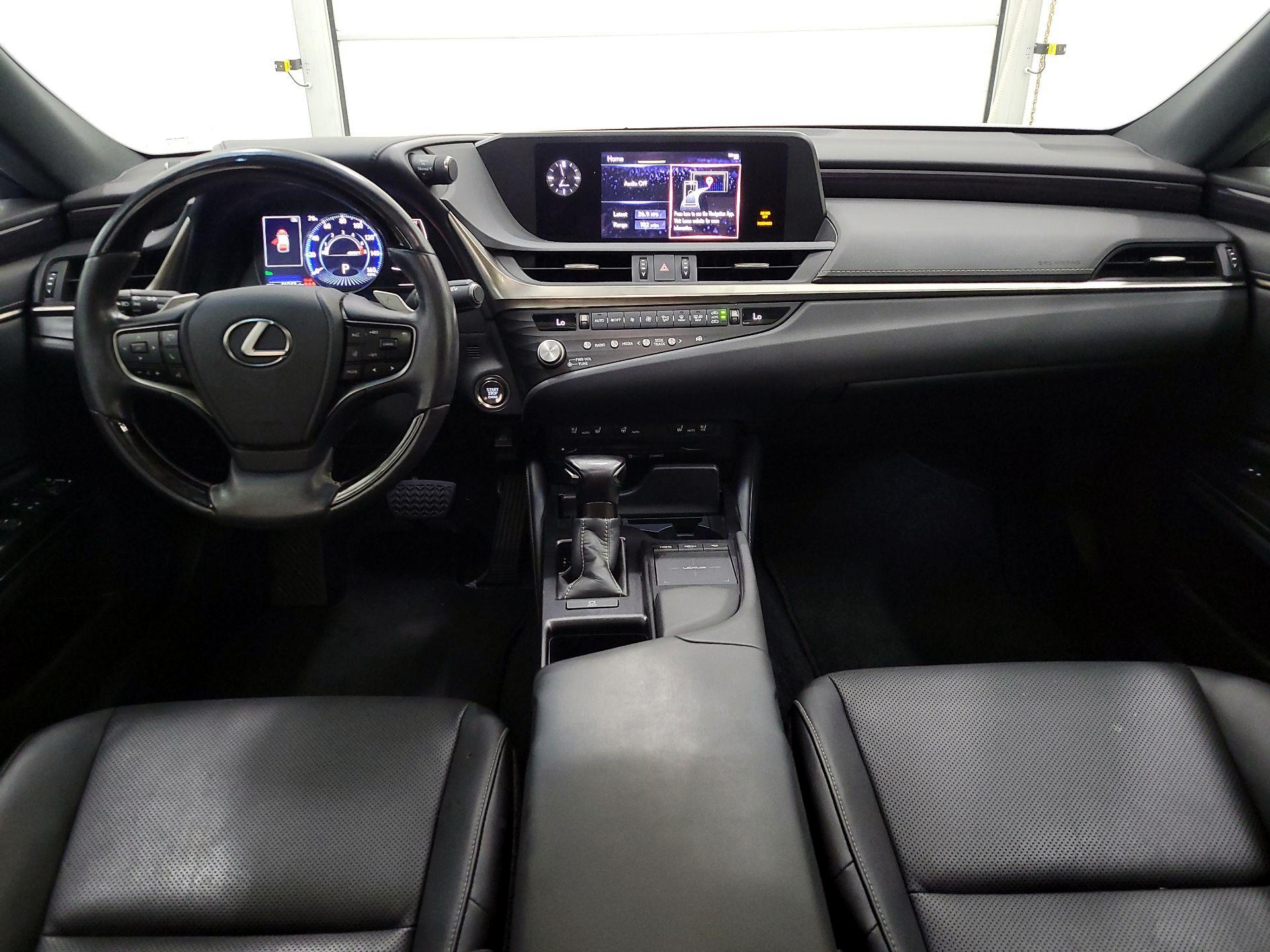Thumbnail: 2021 Lexus ES - 9