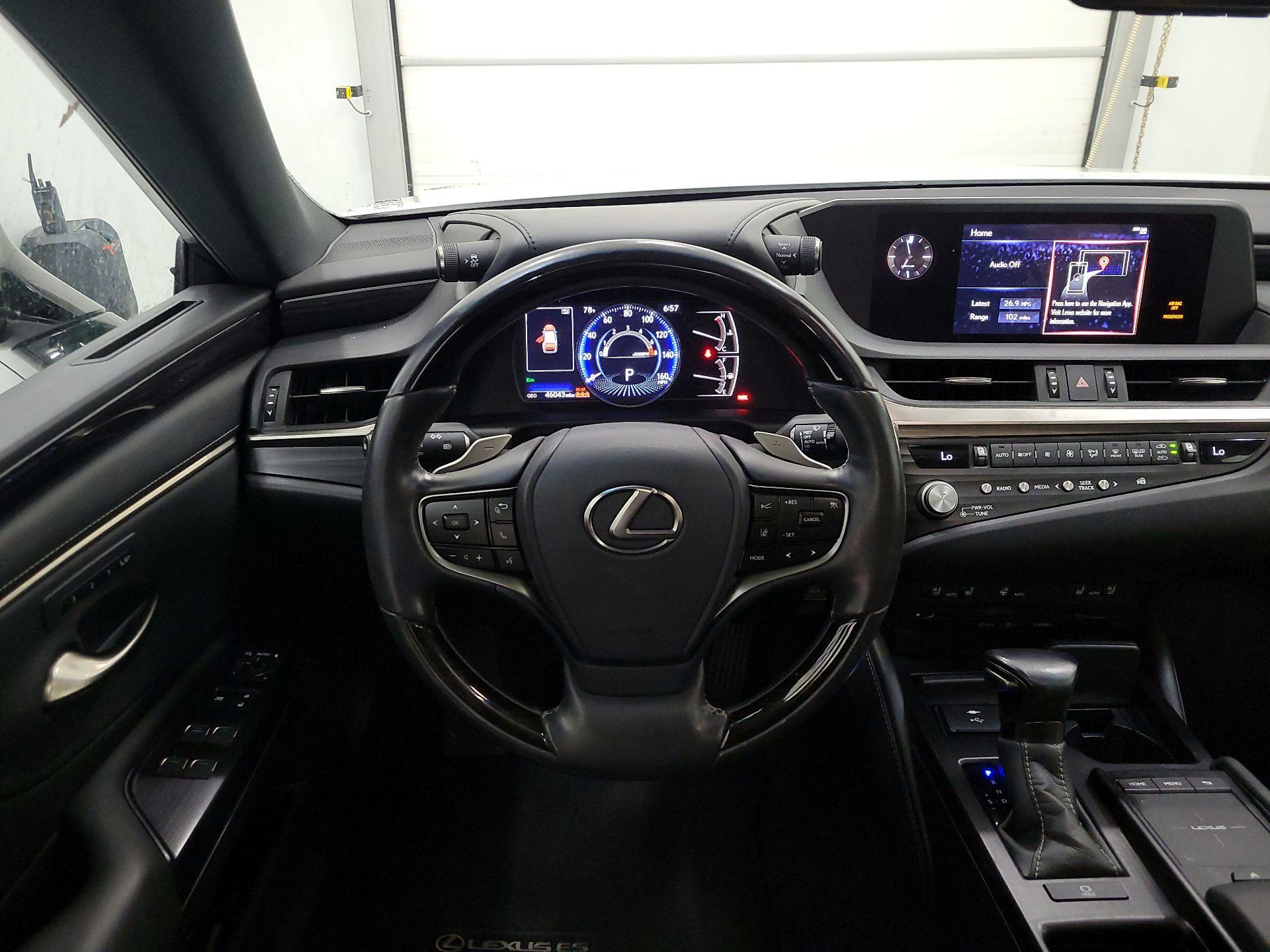 Thumbnail: 2021 Lexus ES - 10