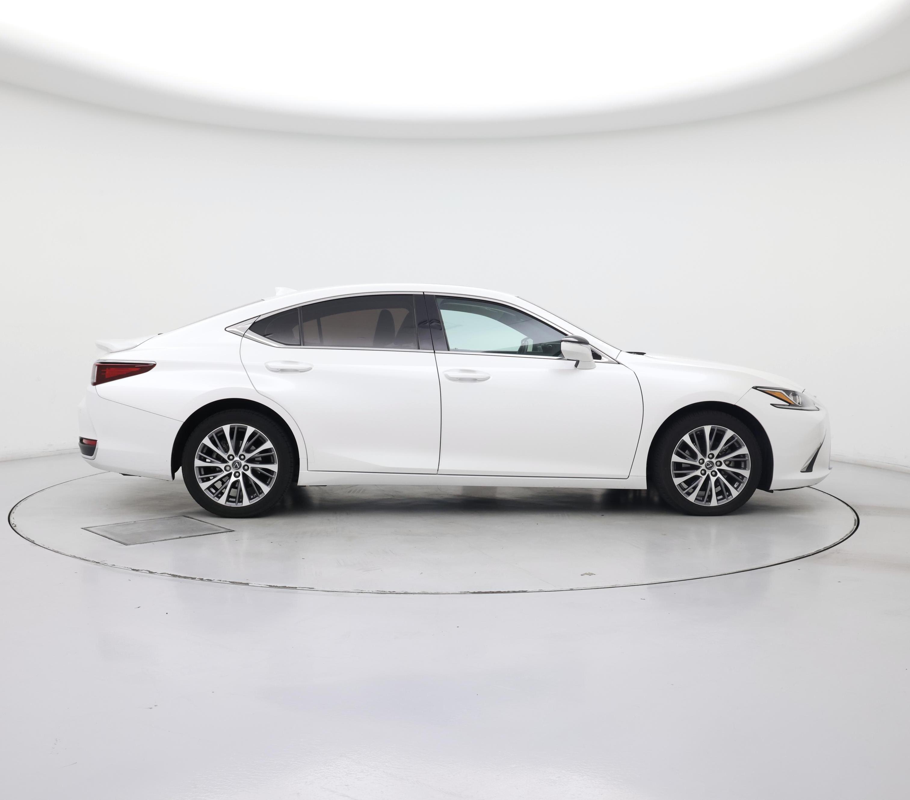 Thumbnail: 2021 Lexus ES - 7
