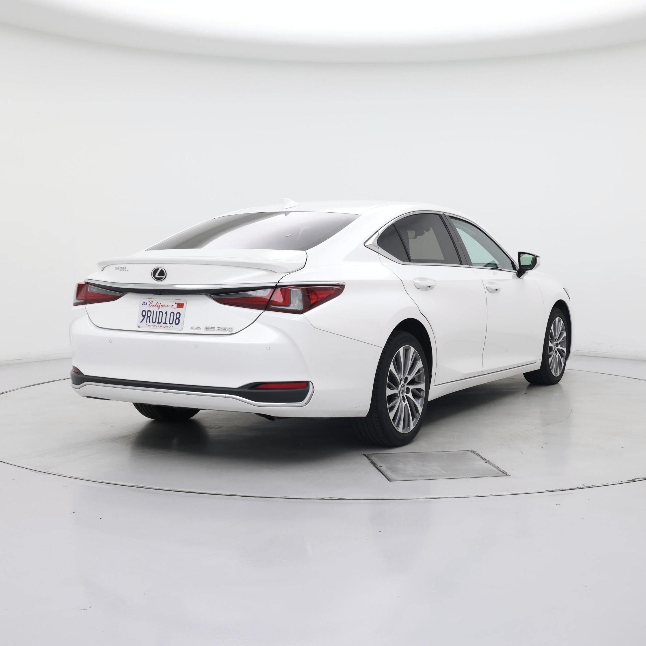 Thumbnail: 2021 Lexus ES - 8