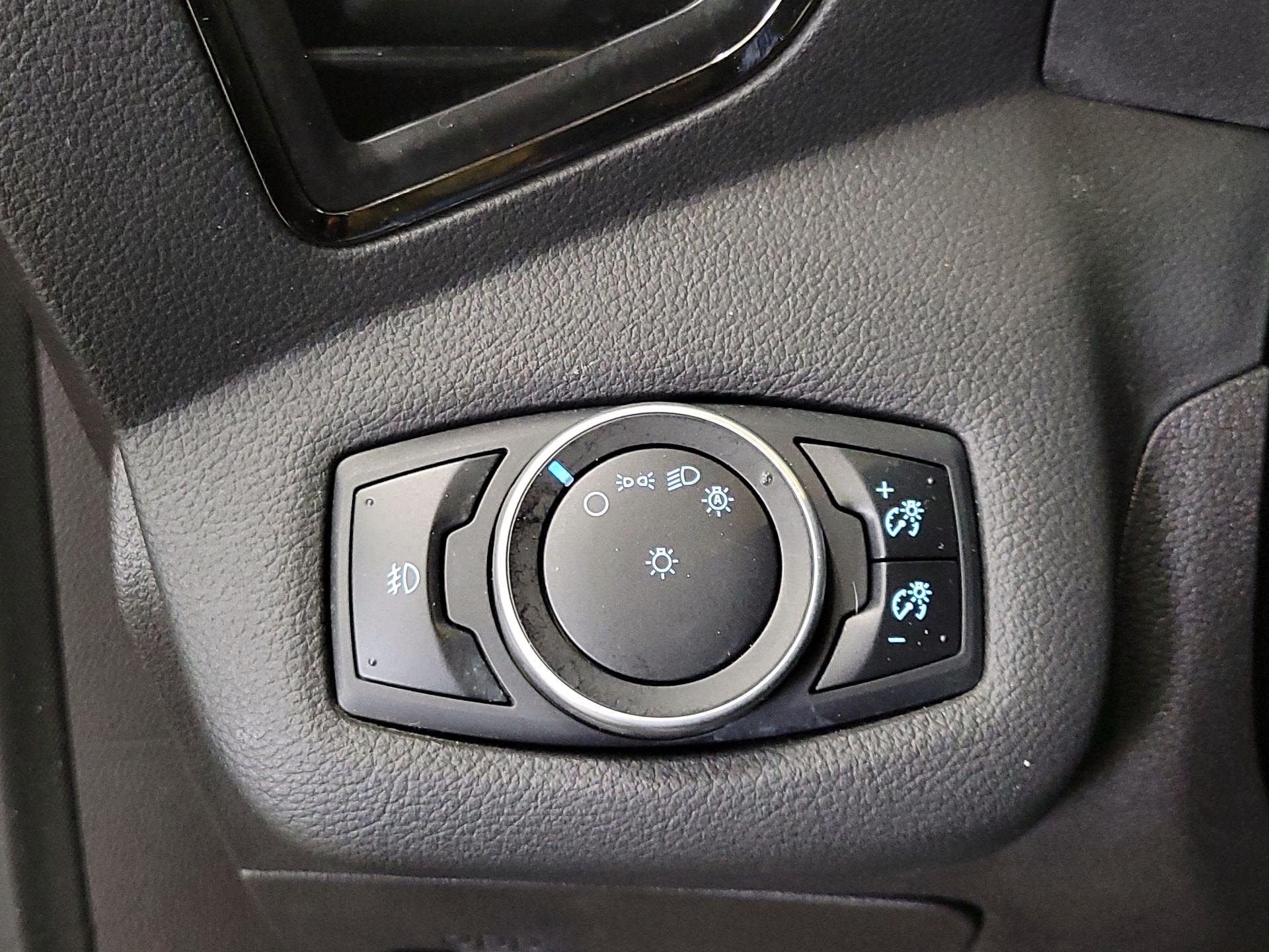 Thumbnail: 2015 Ford Escape - 13