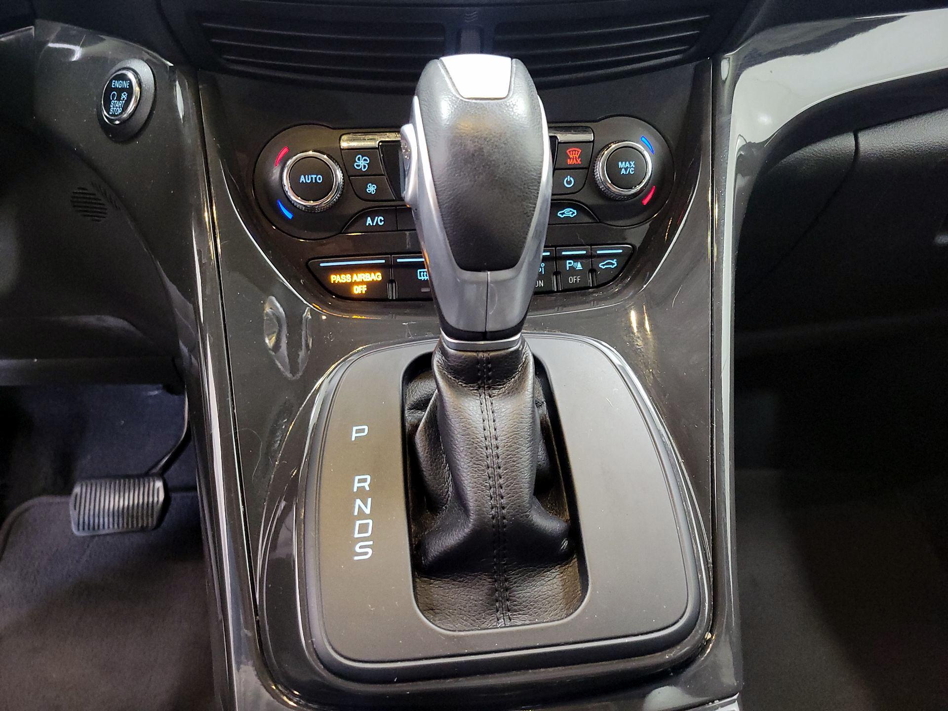 Thumbnail: 2015 Ford Escape - 17