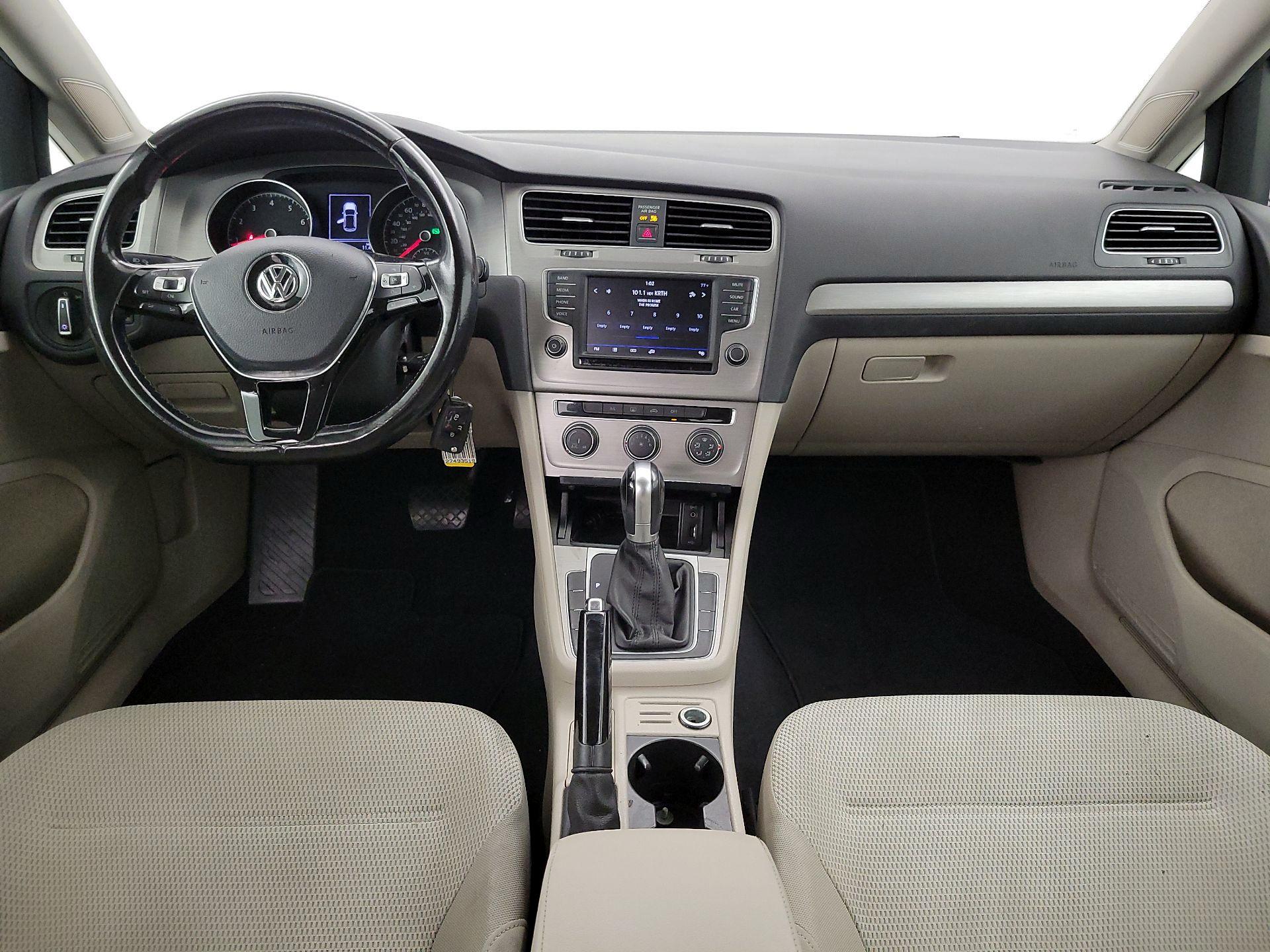 Thumbnail: 2017 Volkswagen Golf - 9