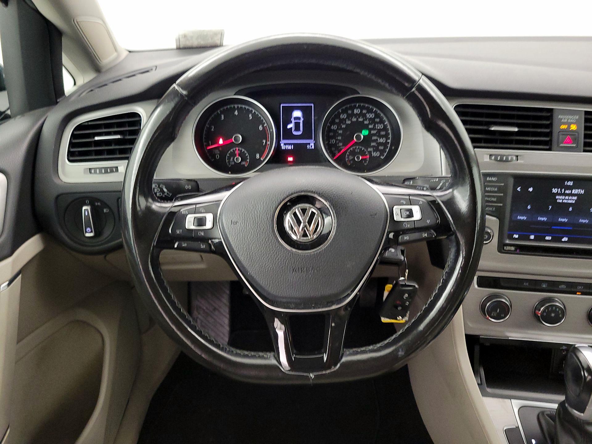 Thumbnail: 2017 Volkswagen Golf - 10