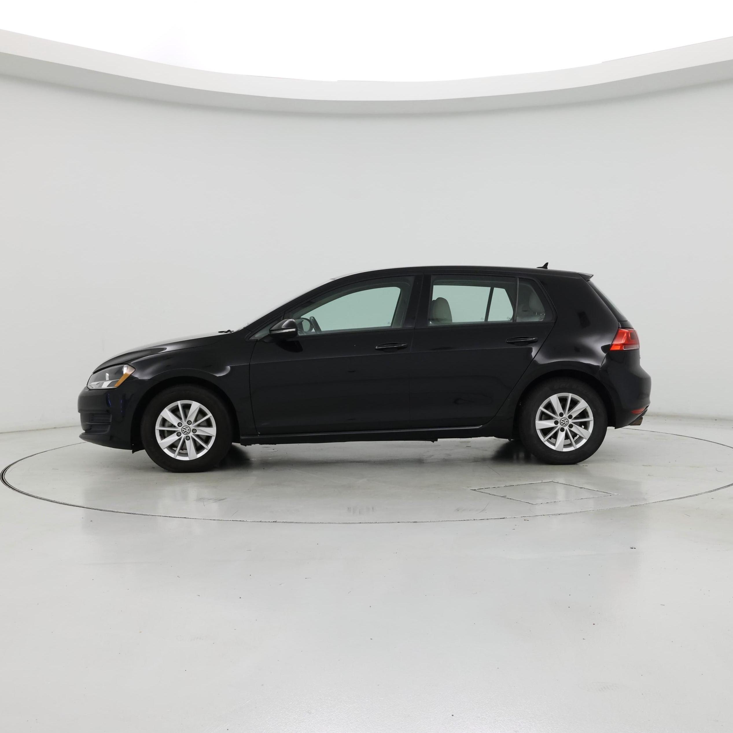 Thumbnail: 2017 Volkswagen Golf - 3