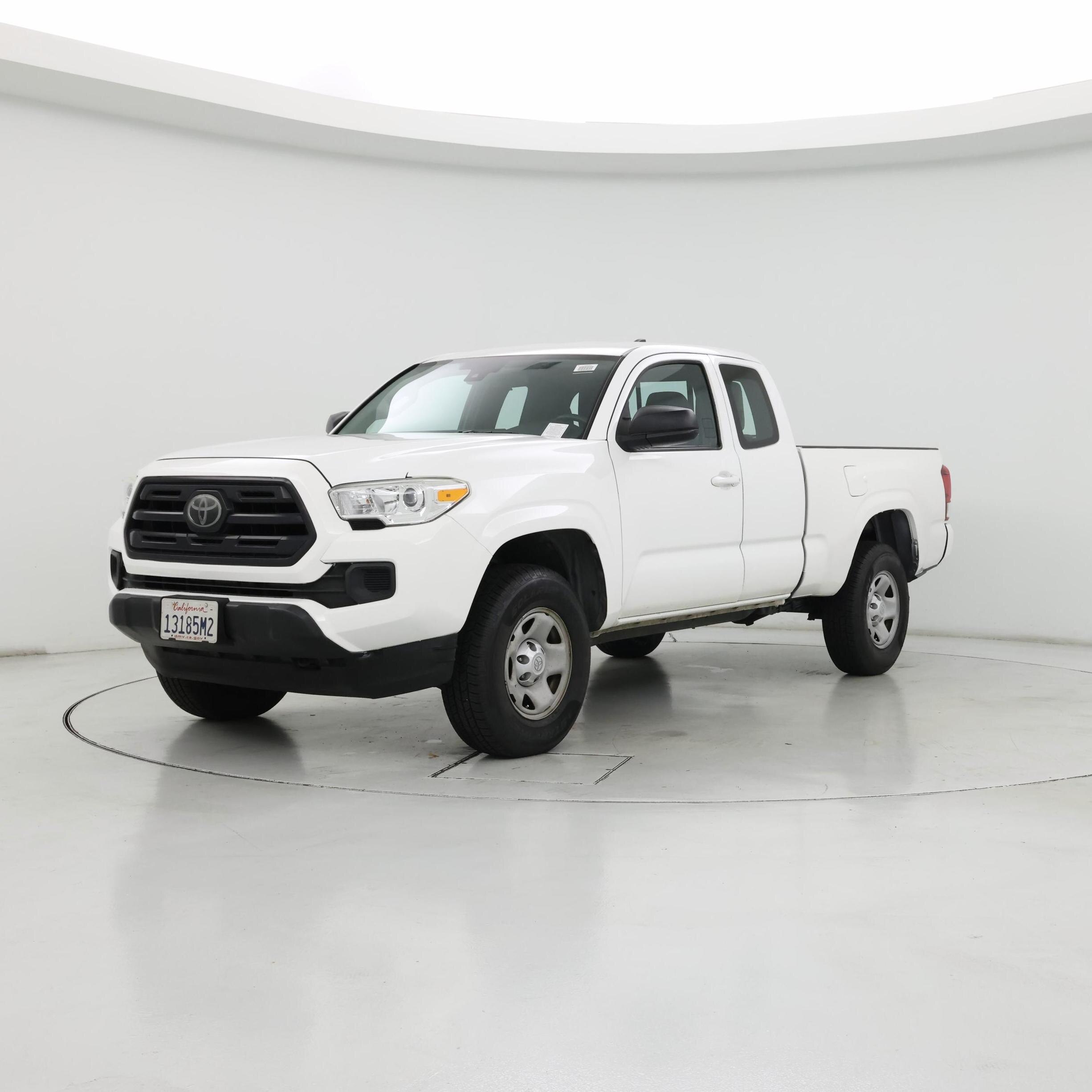 Thumbnail: 2018 Toyota Tacoma - 4