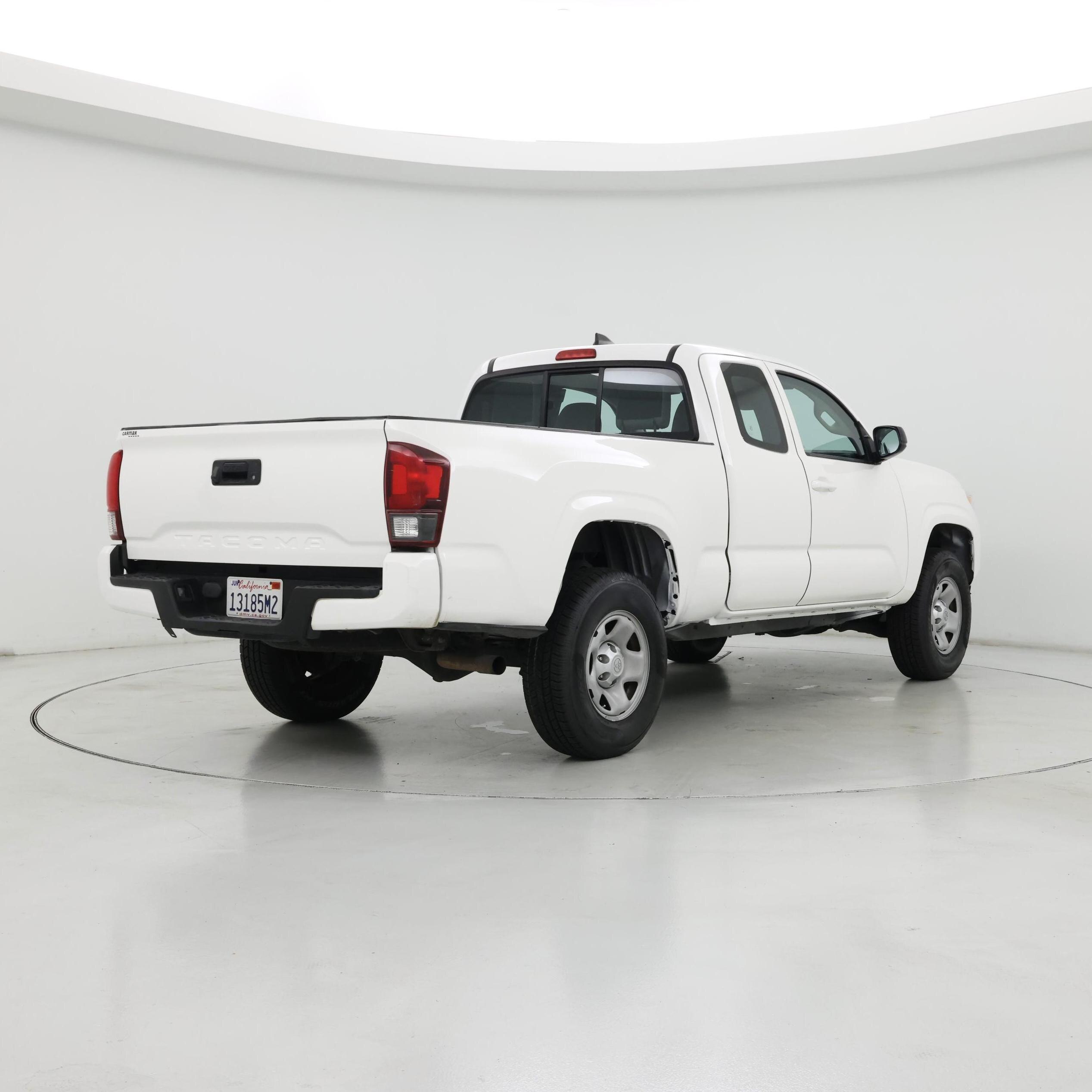 Thumbnail: 2018 Toyota Tacoma - 8