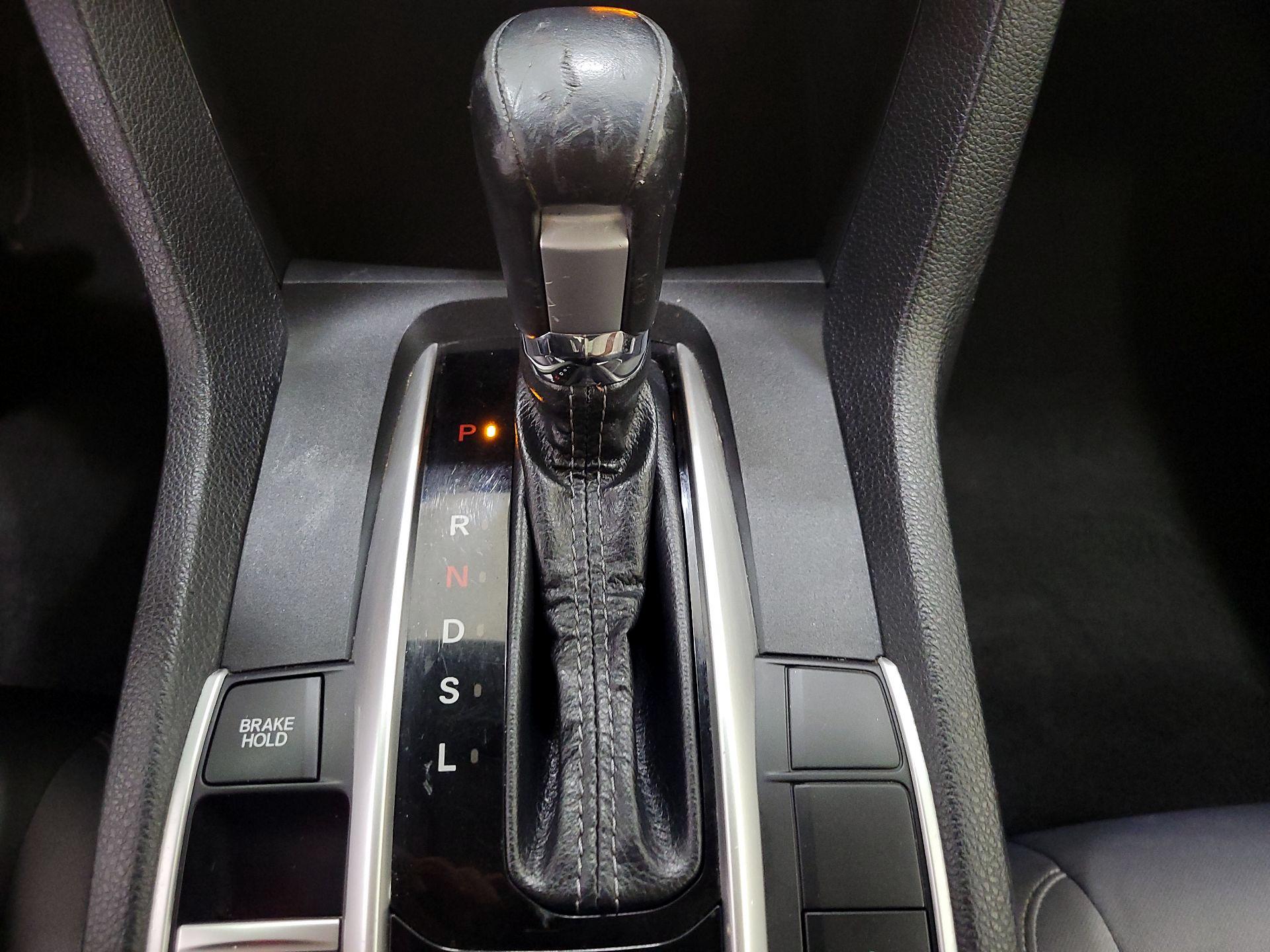 Thumbnail: 2019 Honda Civic - 17