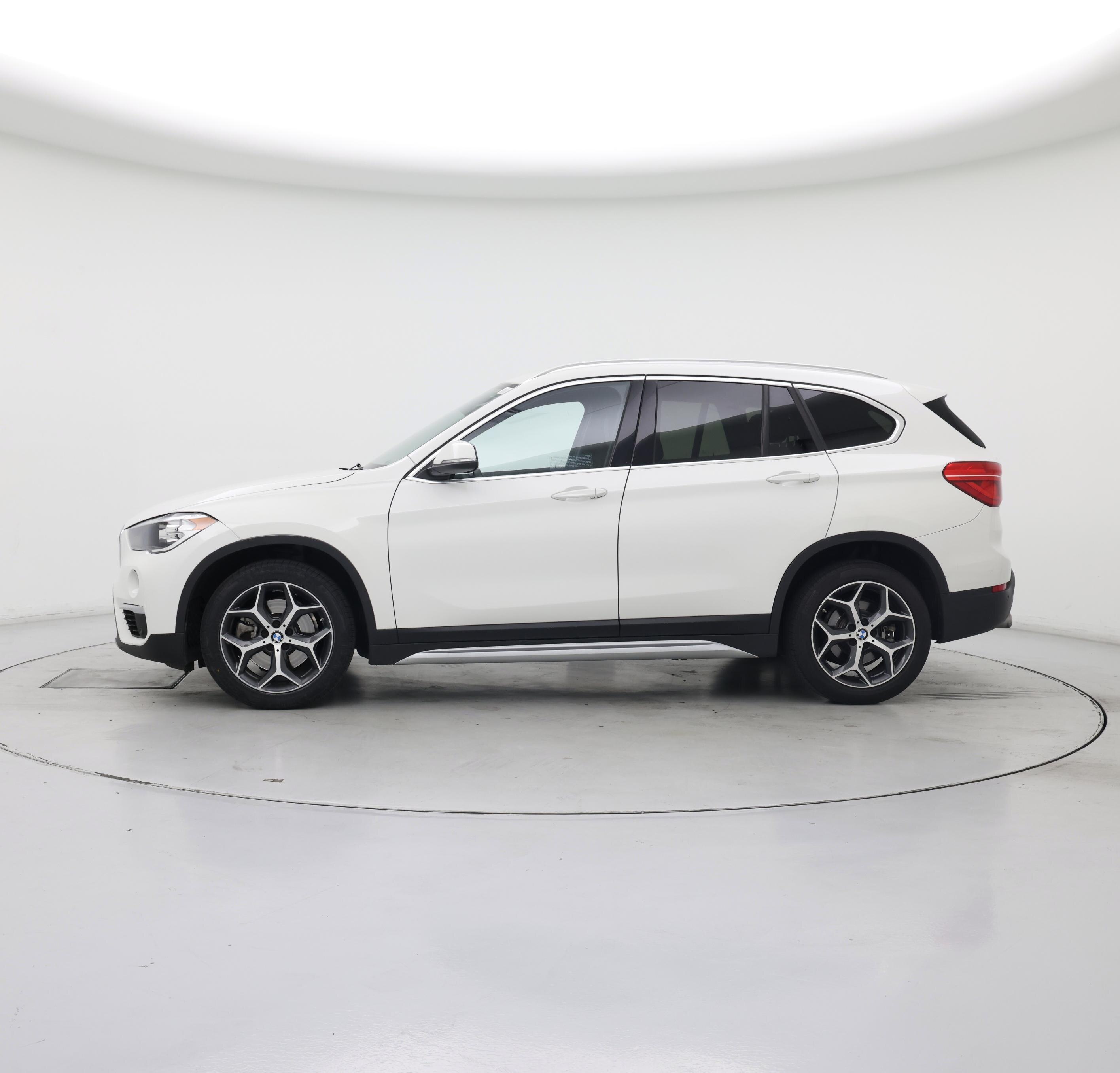 Thumbnail: 2019 BMW X1 - 3
