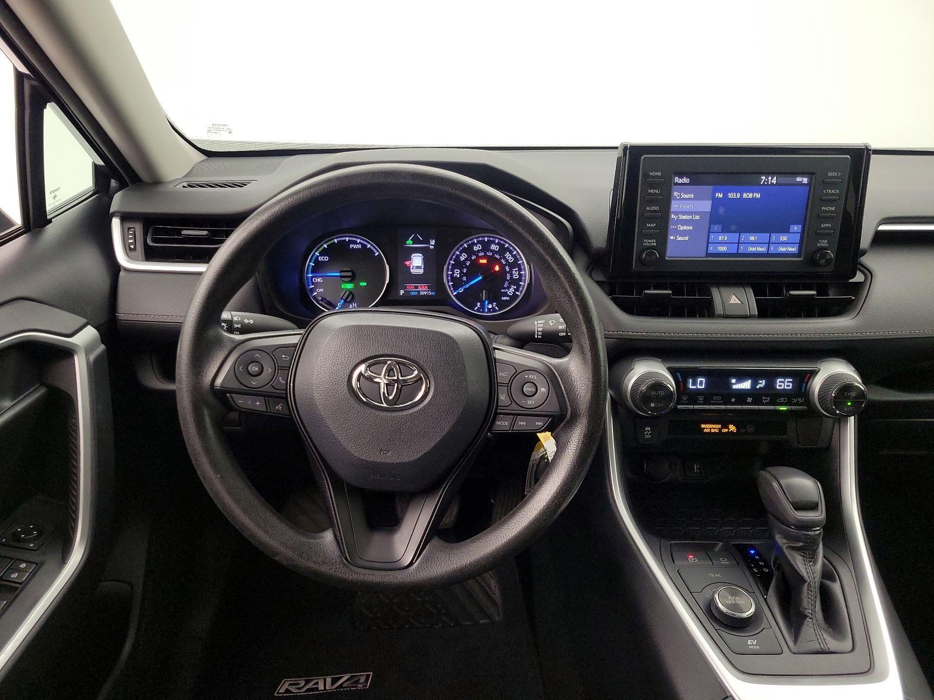 Thumbnail: 2019 Toyota RAV4 - 10