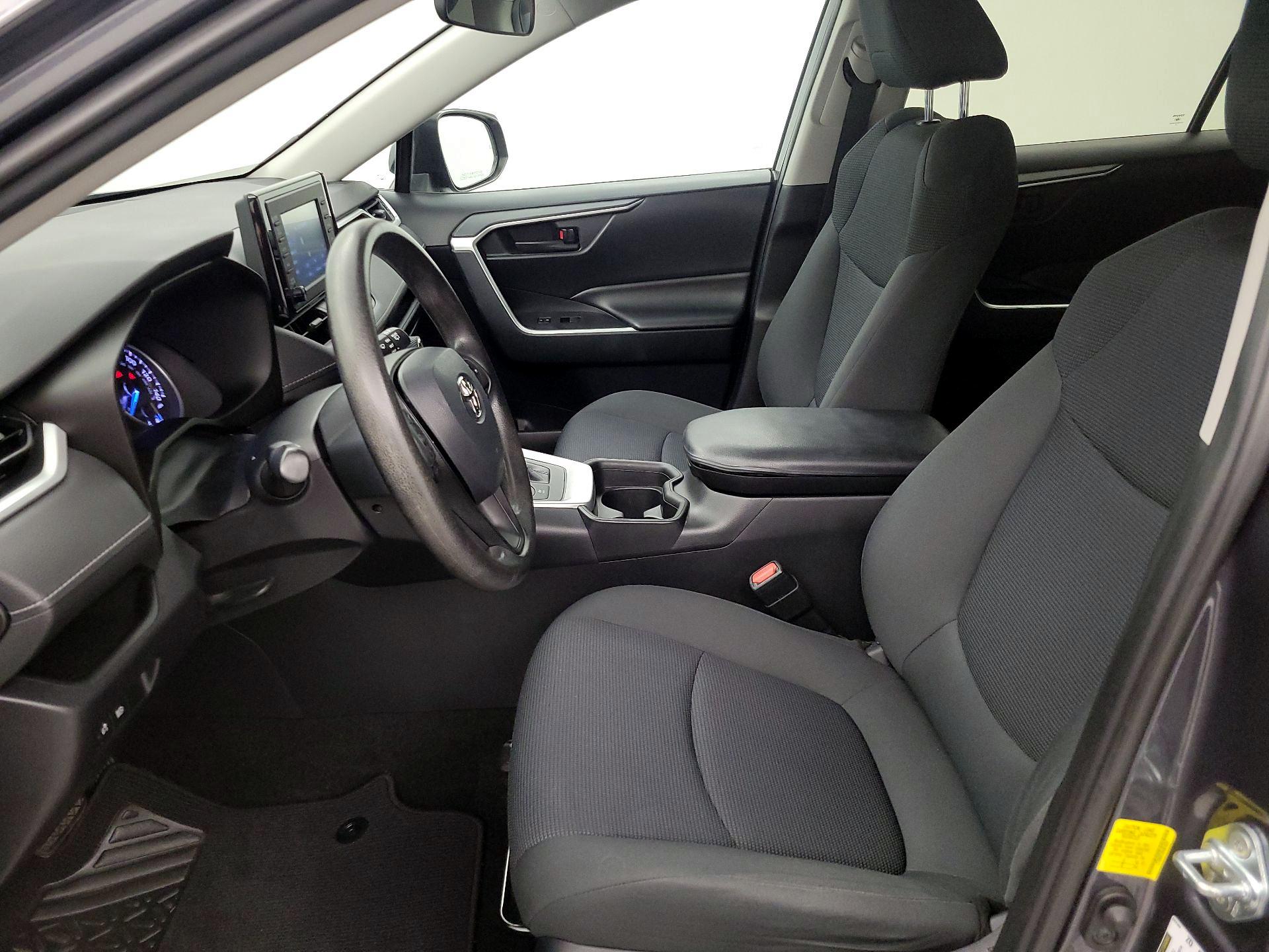 Thumbnail: 2019 Toyota RAV4 - 11