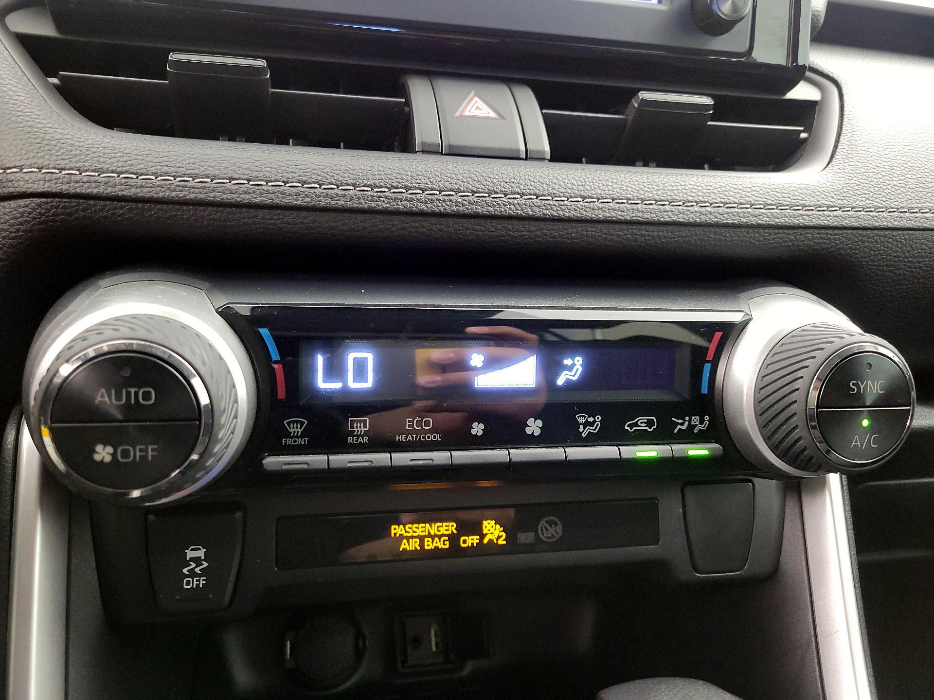 Thumbnail: 2019 Toyota RAV4 - 16