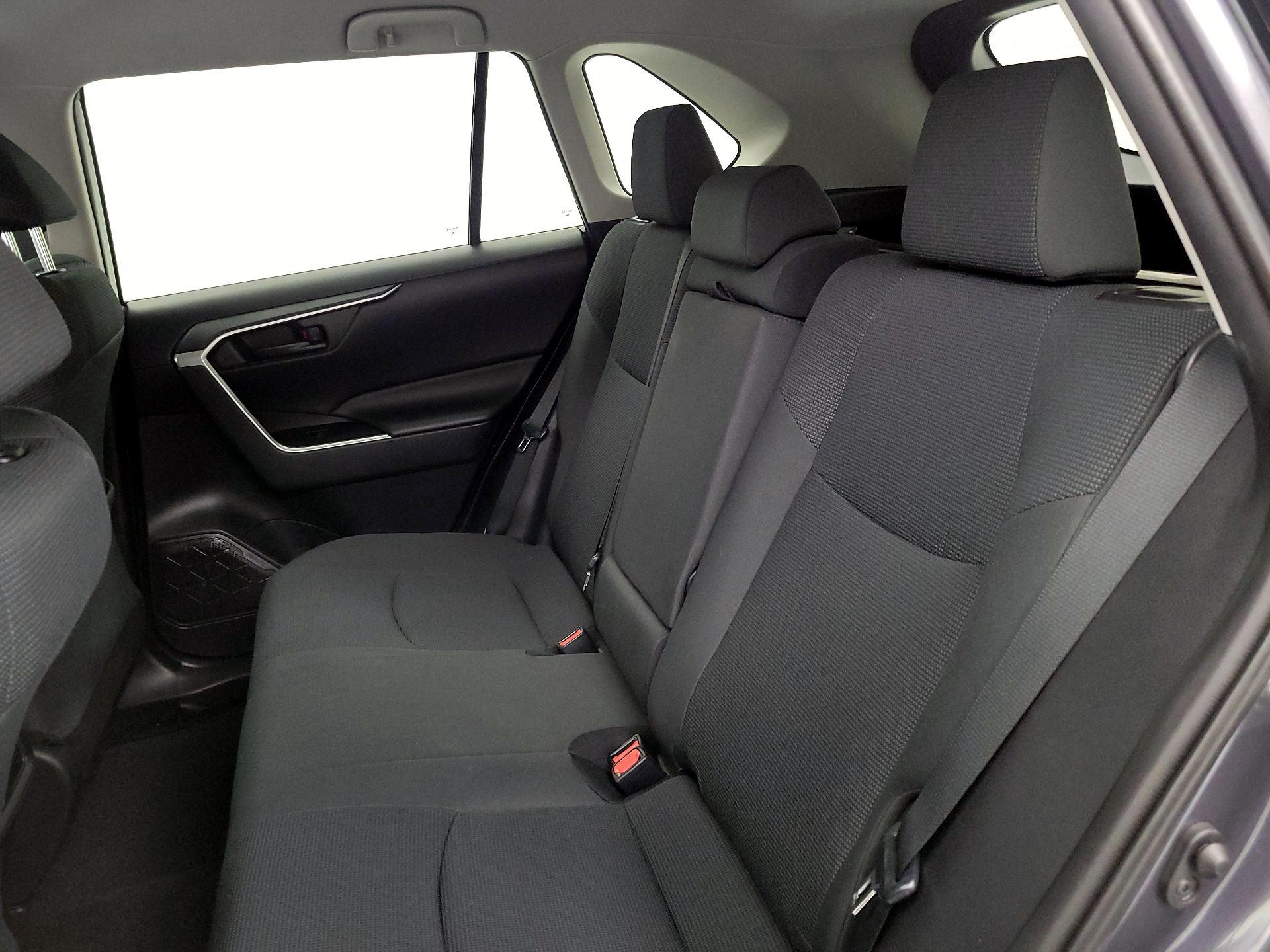 Thumbnail: 2019 Toyota RAV4 - 19