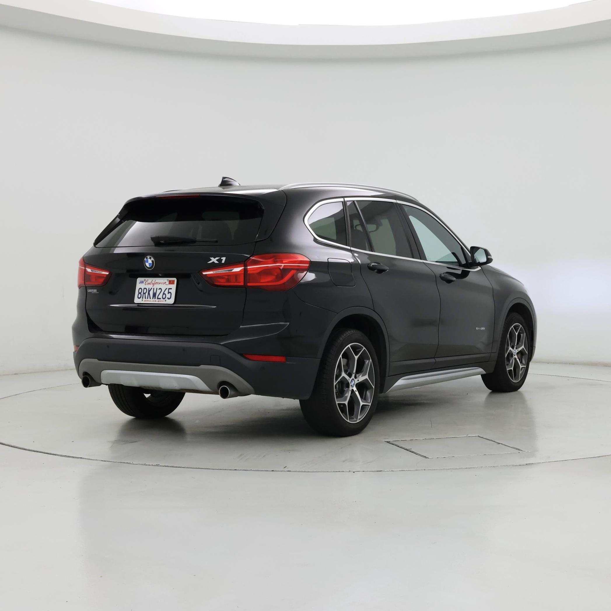 Thumbnail: 2017 BMW X1 - 8