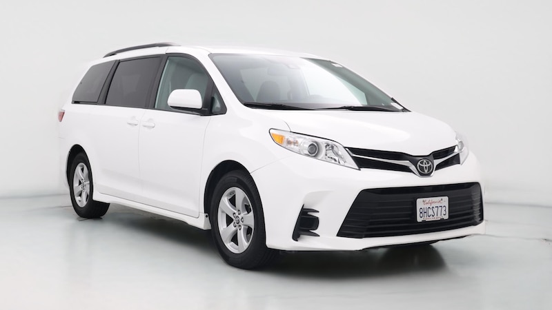 2019 Toyota Sienna LE Hero Image