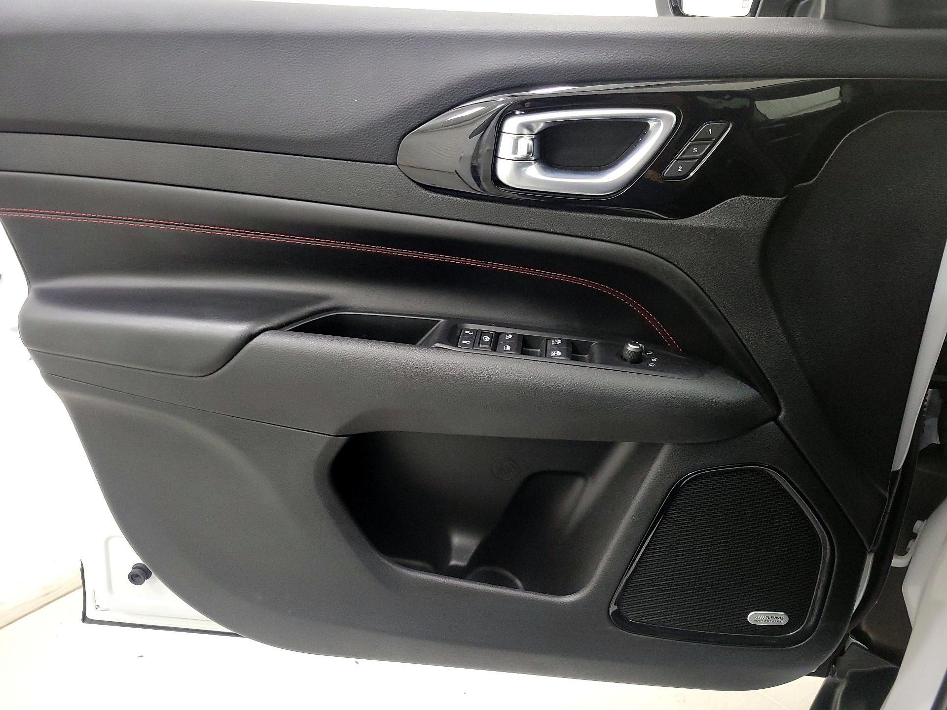 Thumbnail: 2022 Jeep Compass - 12