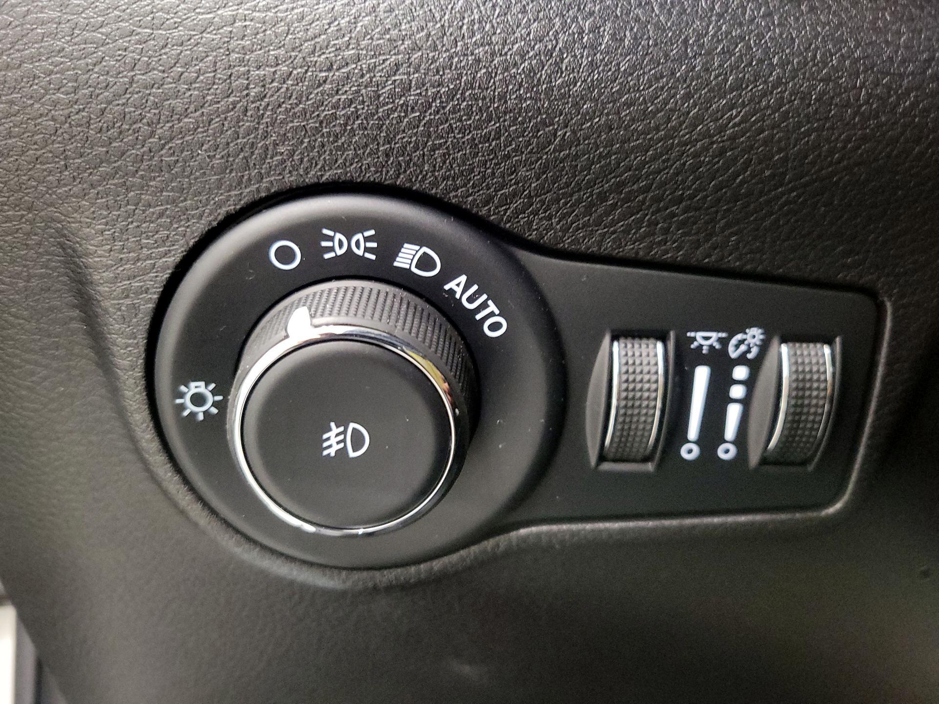 Thumbnail: 2022 Jeep Compass - 13