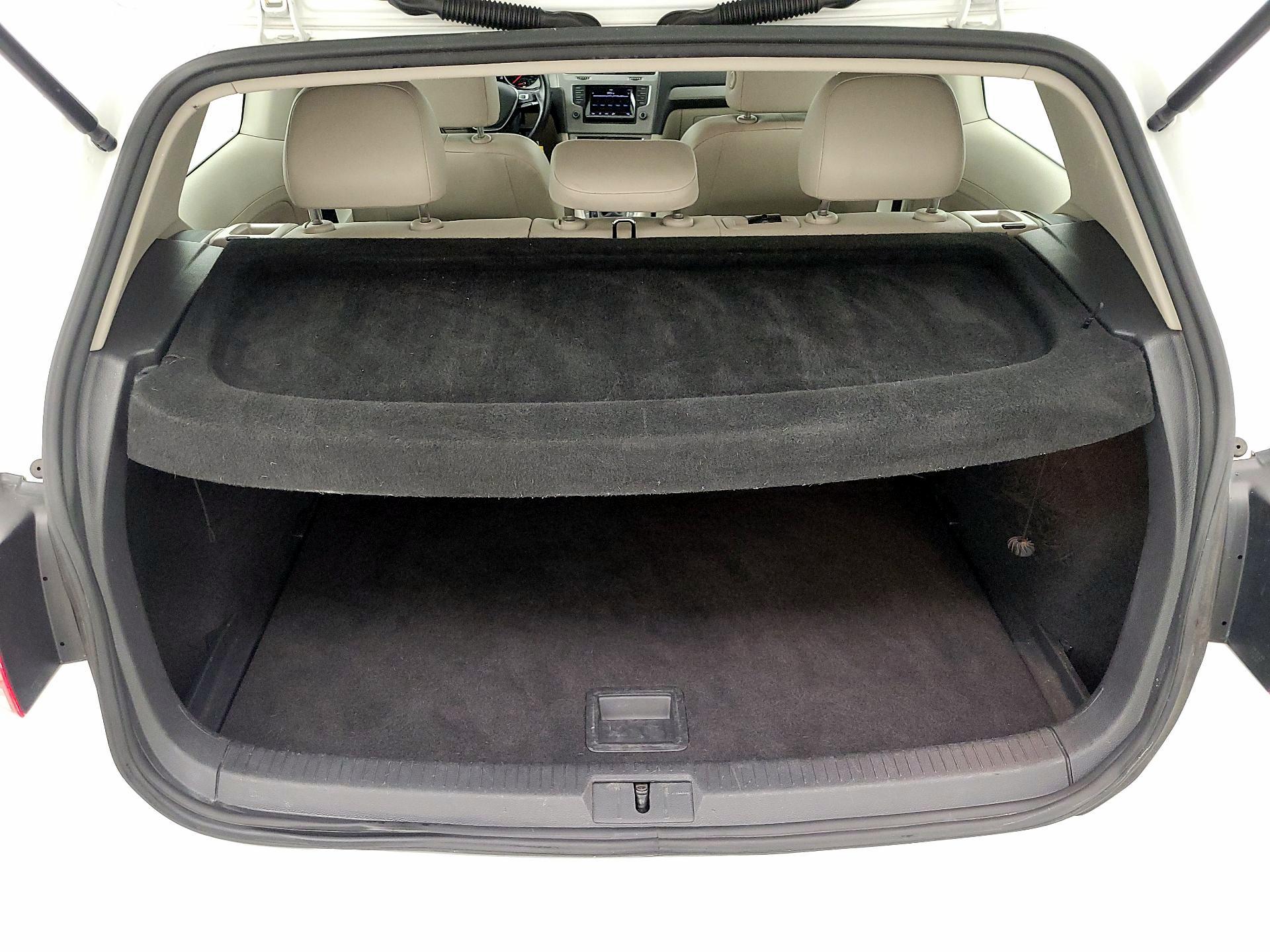 Thumbnail: 2015 Volkswagen Golf - 19