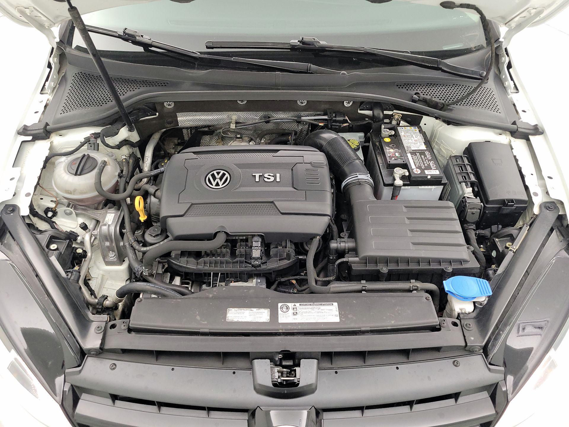 Thumbnail: 2015 Volkswagen Golf - 20
