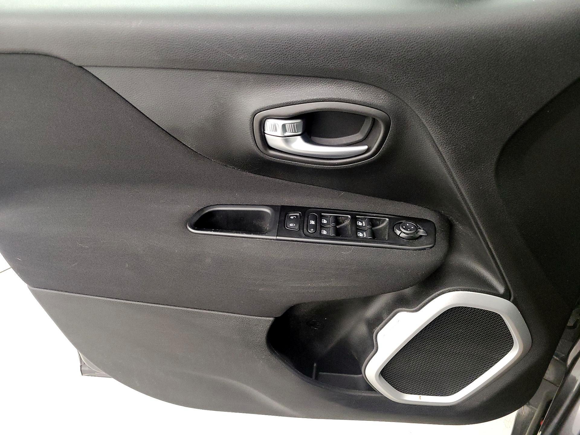 Thumbnail: 2020 Jeep Renegade - 12
