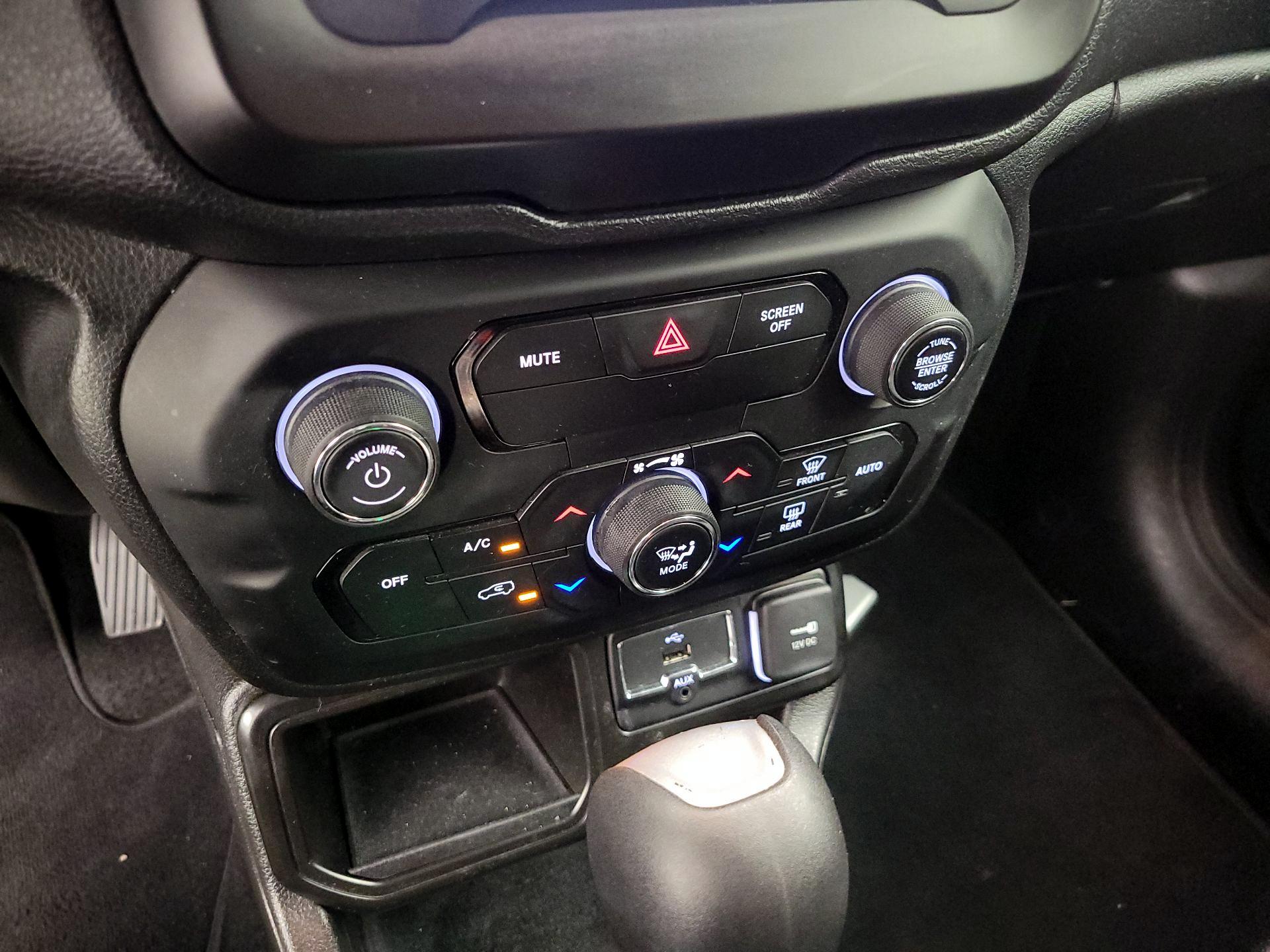 Thumbnail: 2020 Jeep Renegade - 16