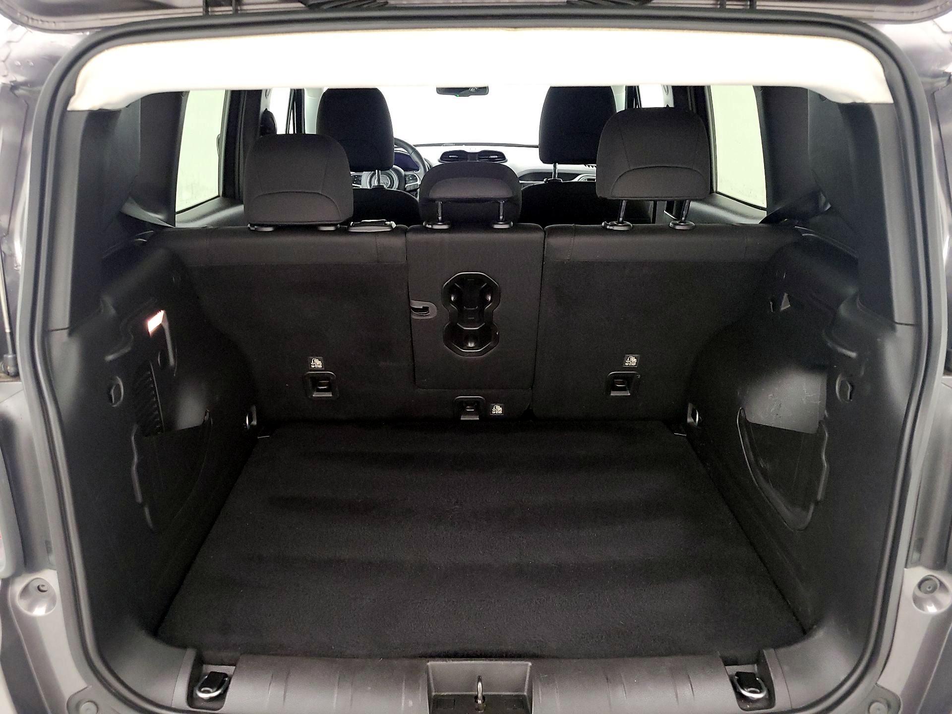 Thumbnail: 2020 Jeep Renegade - 20