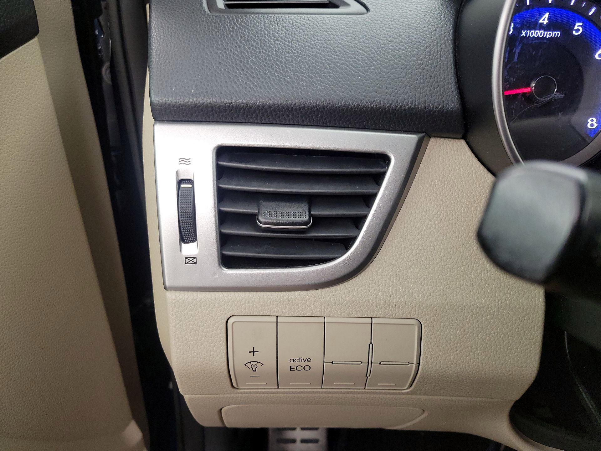 Thumbnail: 2016 Hyundai Elantra - 13