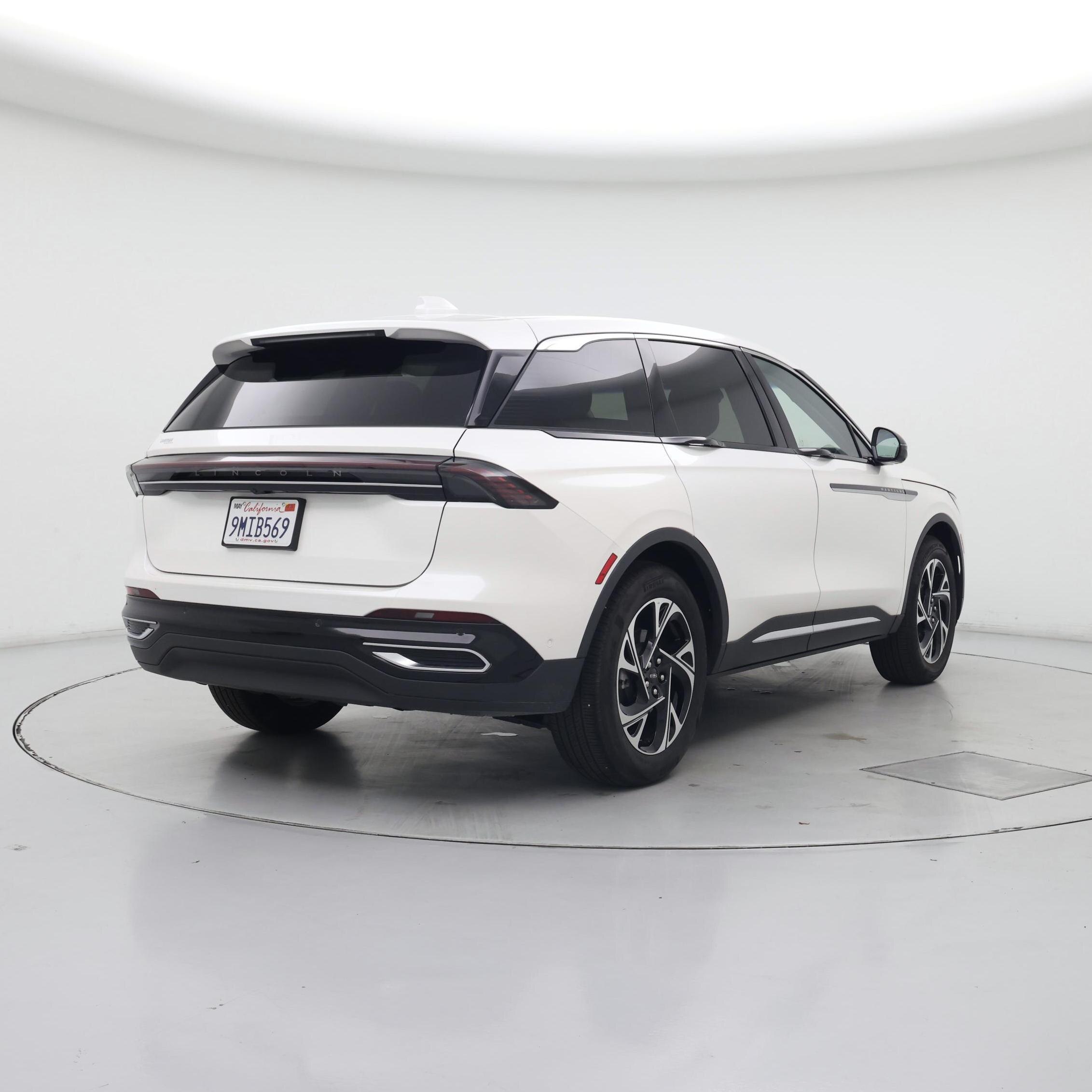 Thumbnail: 2024 Lincoln Nautilus - 8