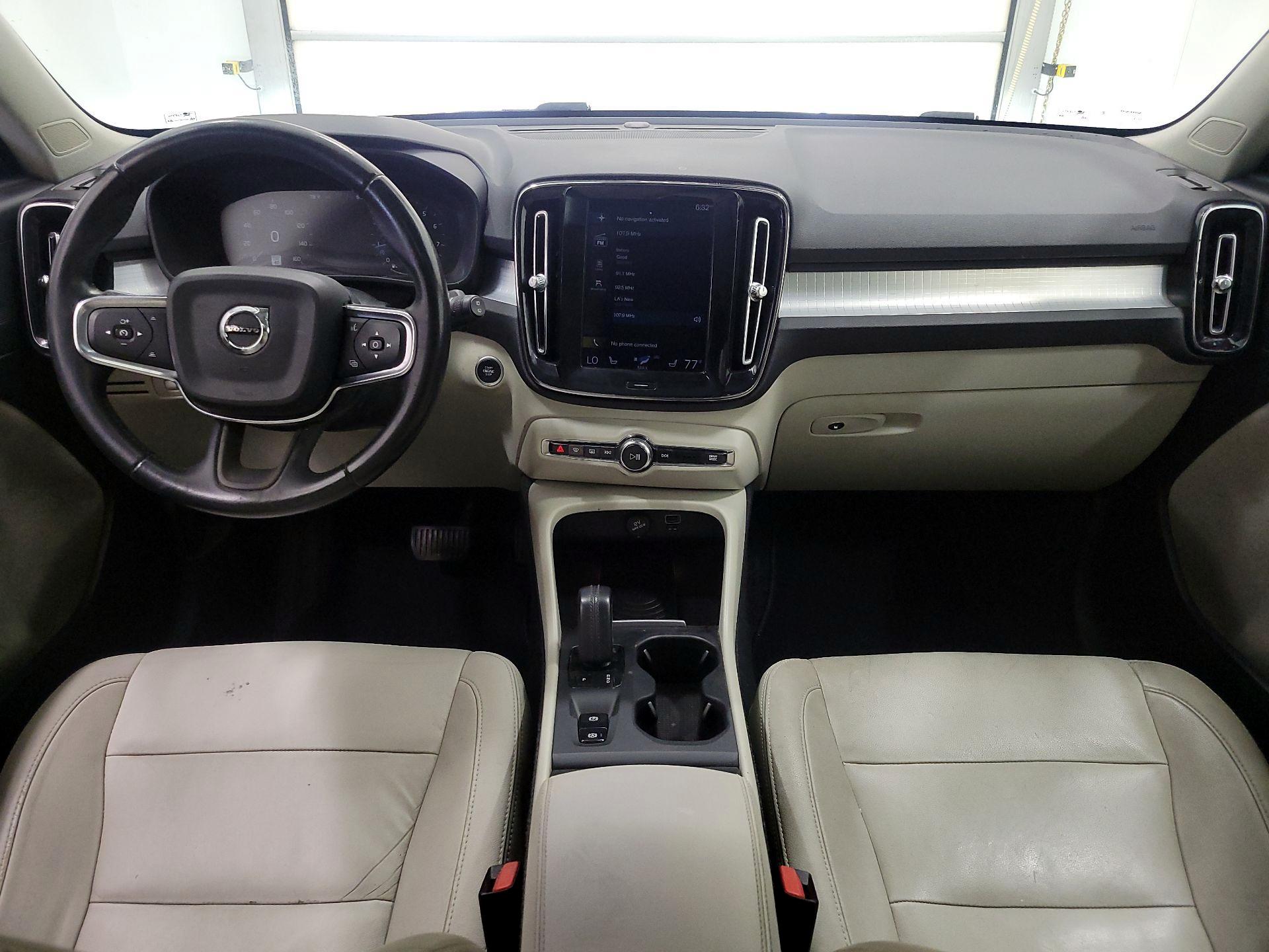 Thumbnail: 2019 Volvo XC40 - 9