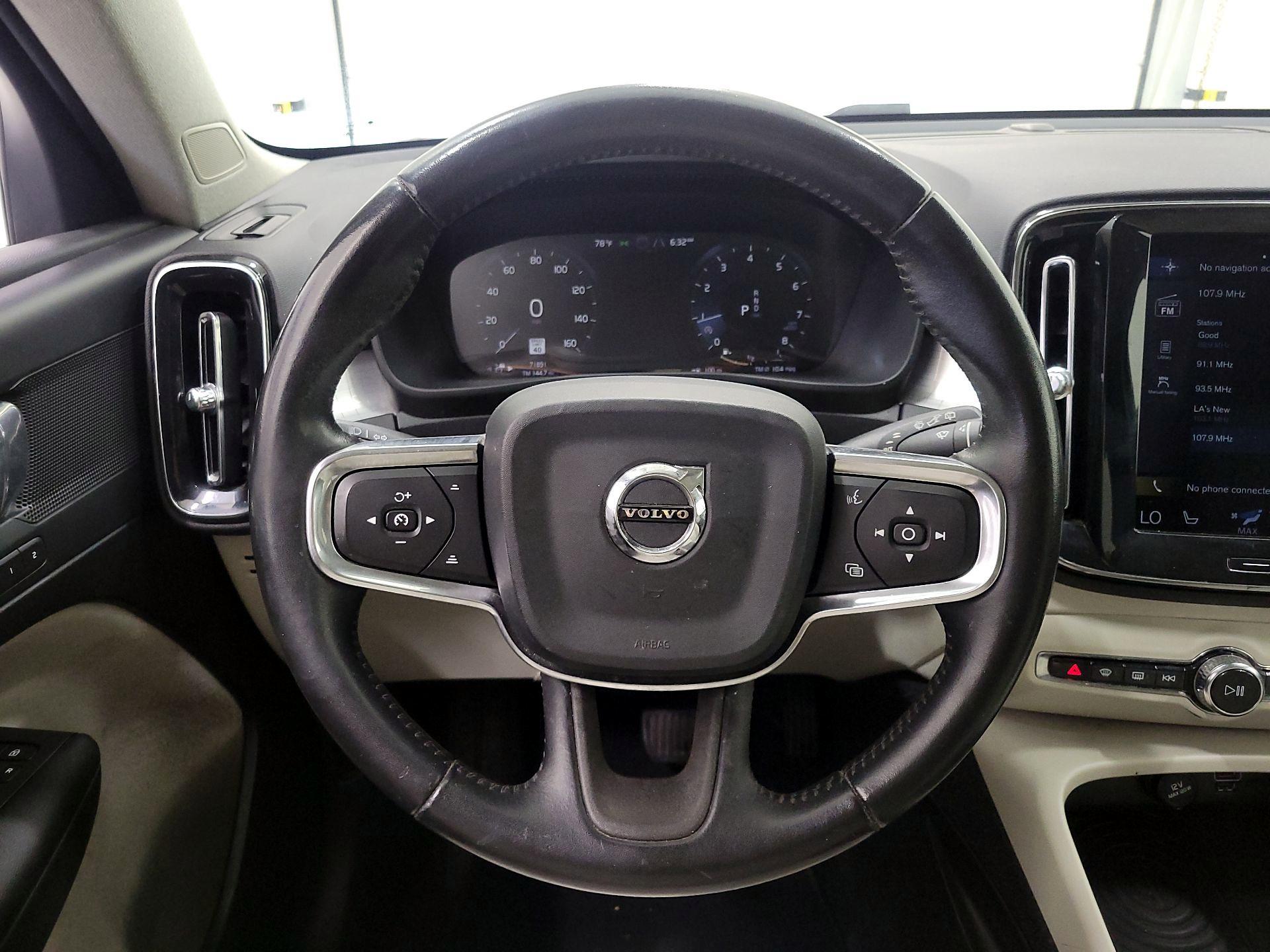 Thumbnail: 2019 Volvo XC40 - 10