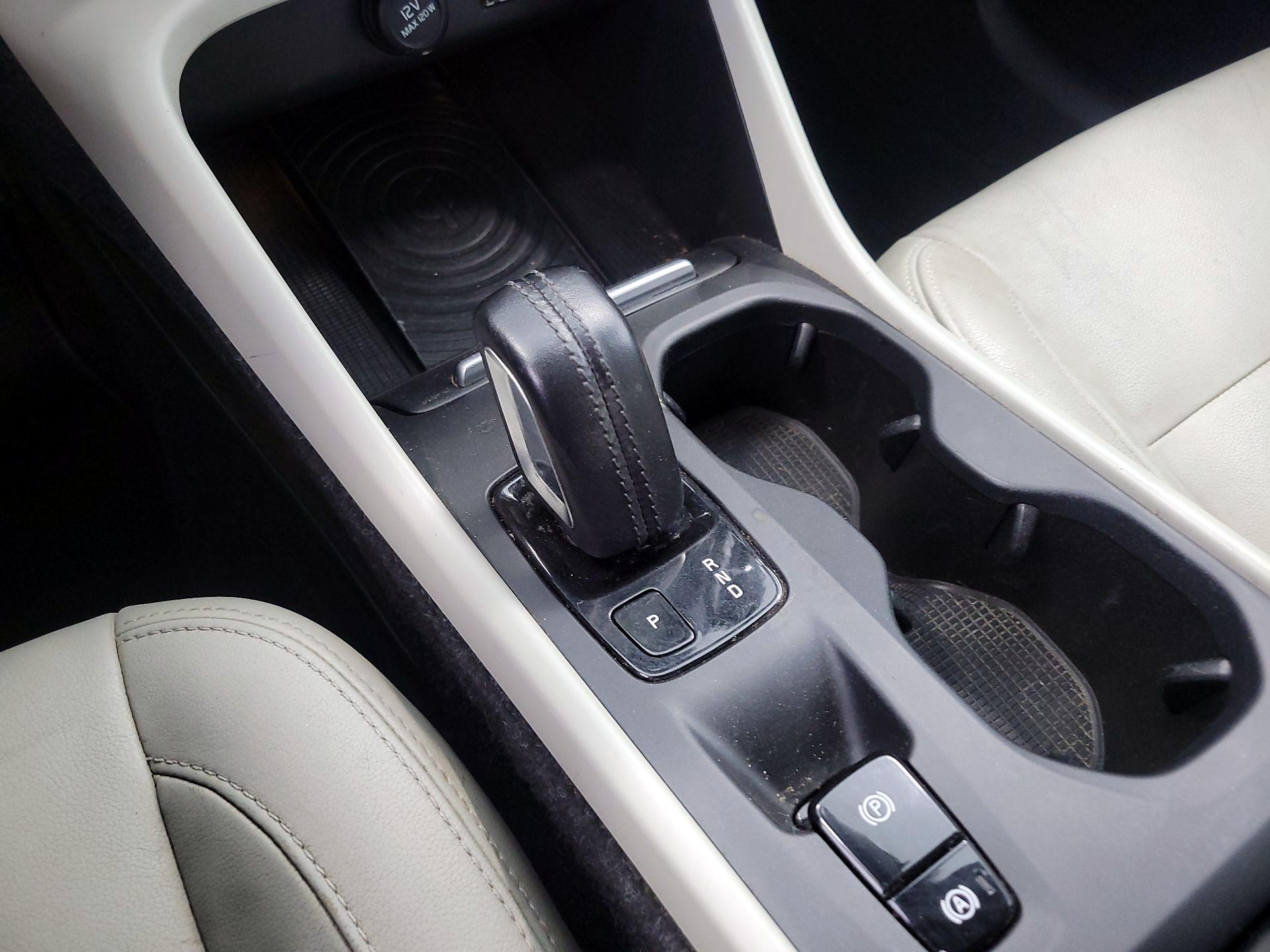 Thumbnail: 2019 Volvo XC40 - 16