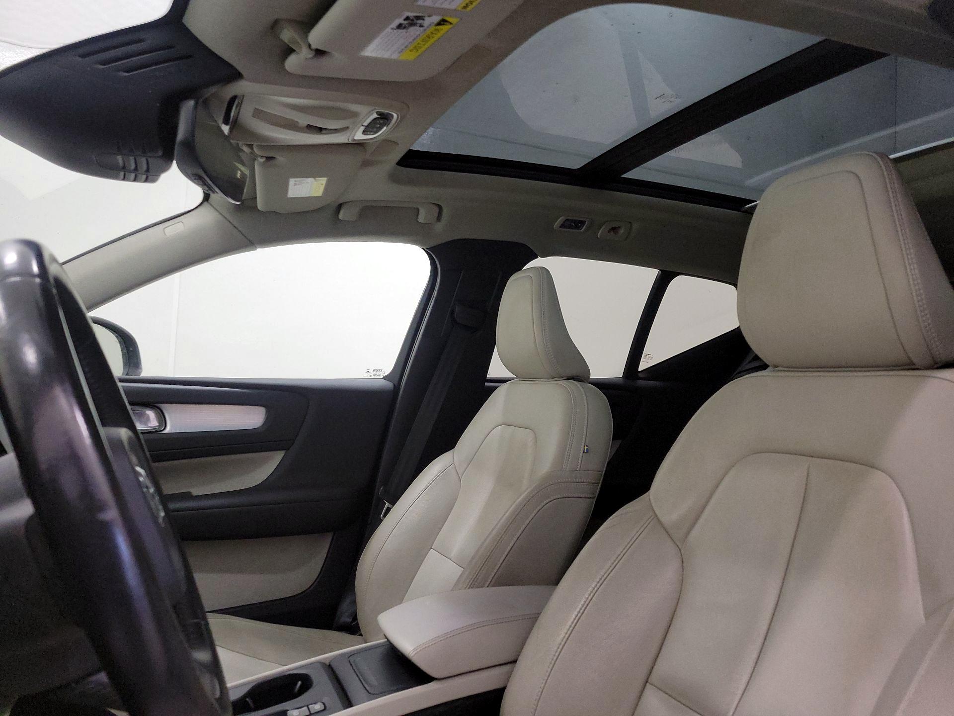 Thumbnail: 2019 Volvo XC40 - 18