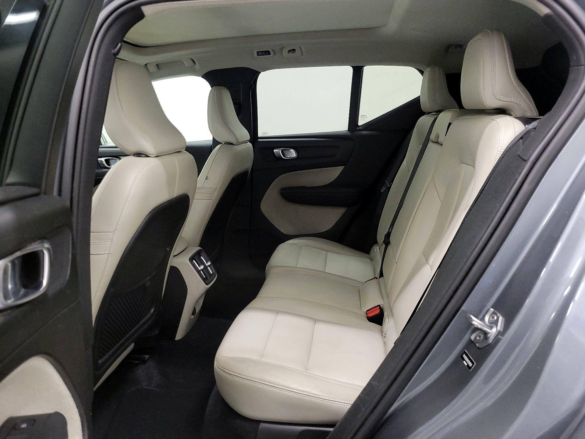 Thumbnail: 2019 Volvo XC40 - 19