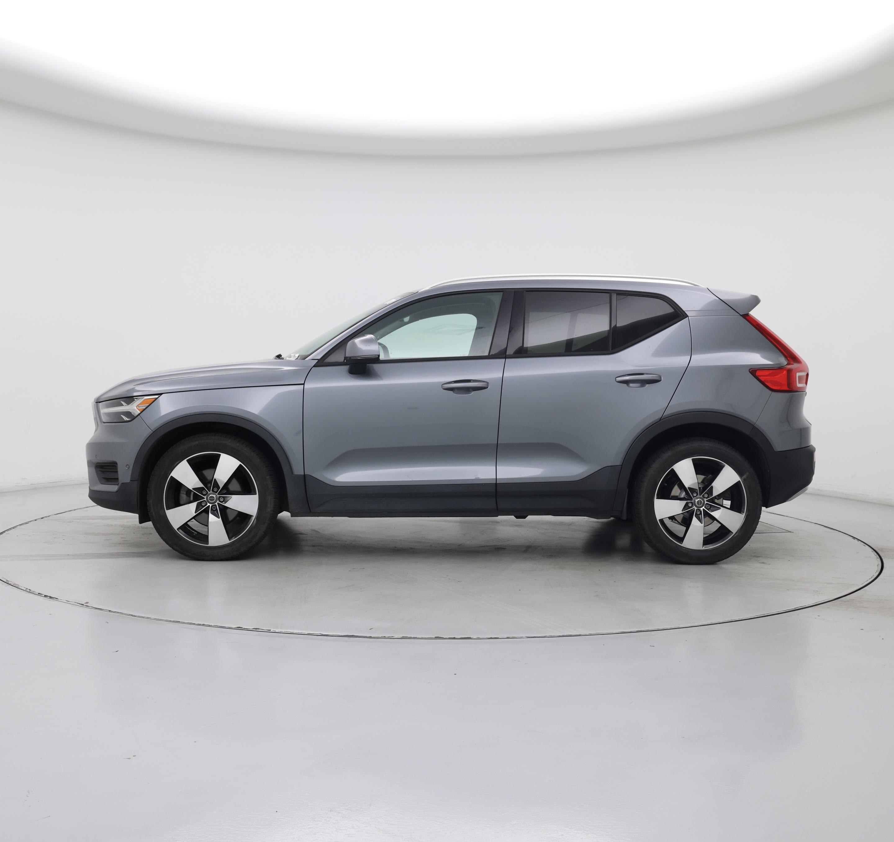 Thumbnail: 2019 Volvo XC40 - 3