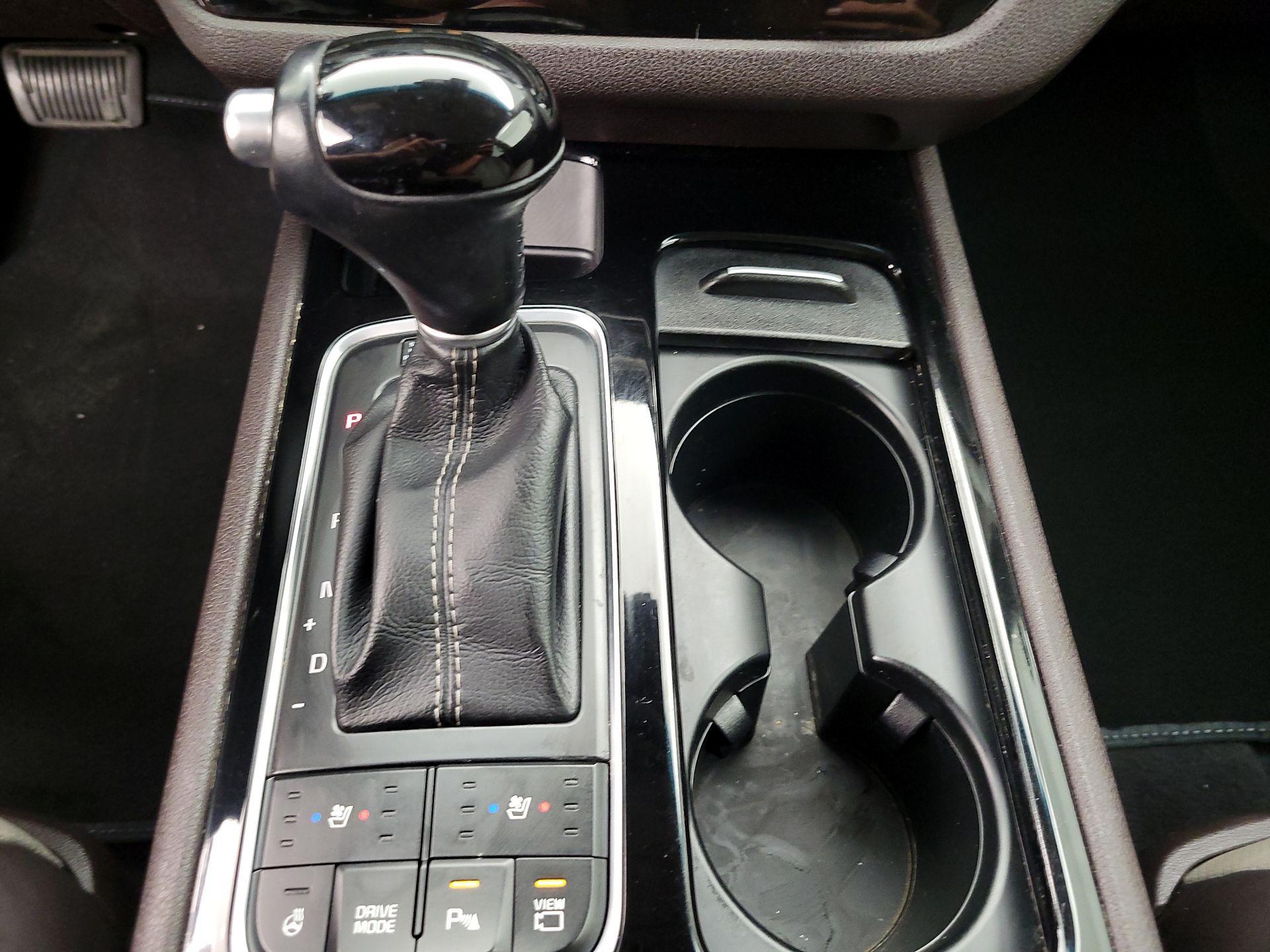Thumbnail: 2015 Kia Sedona - 17
