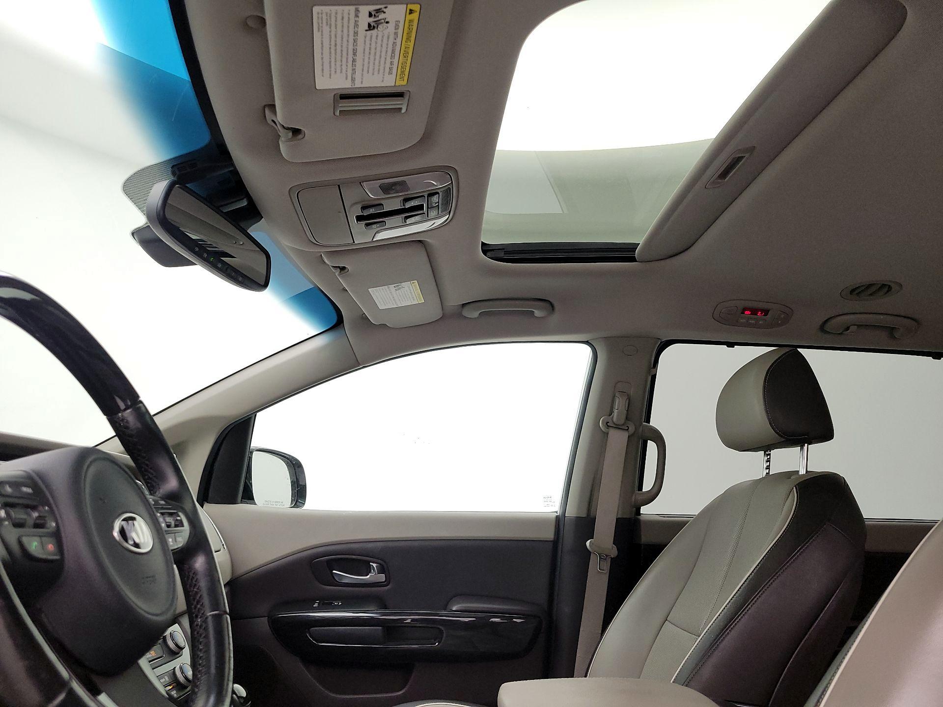 Thumbnail: 2015 Kia Sedona - 19