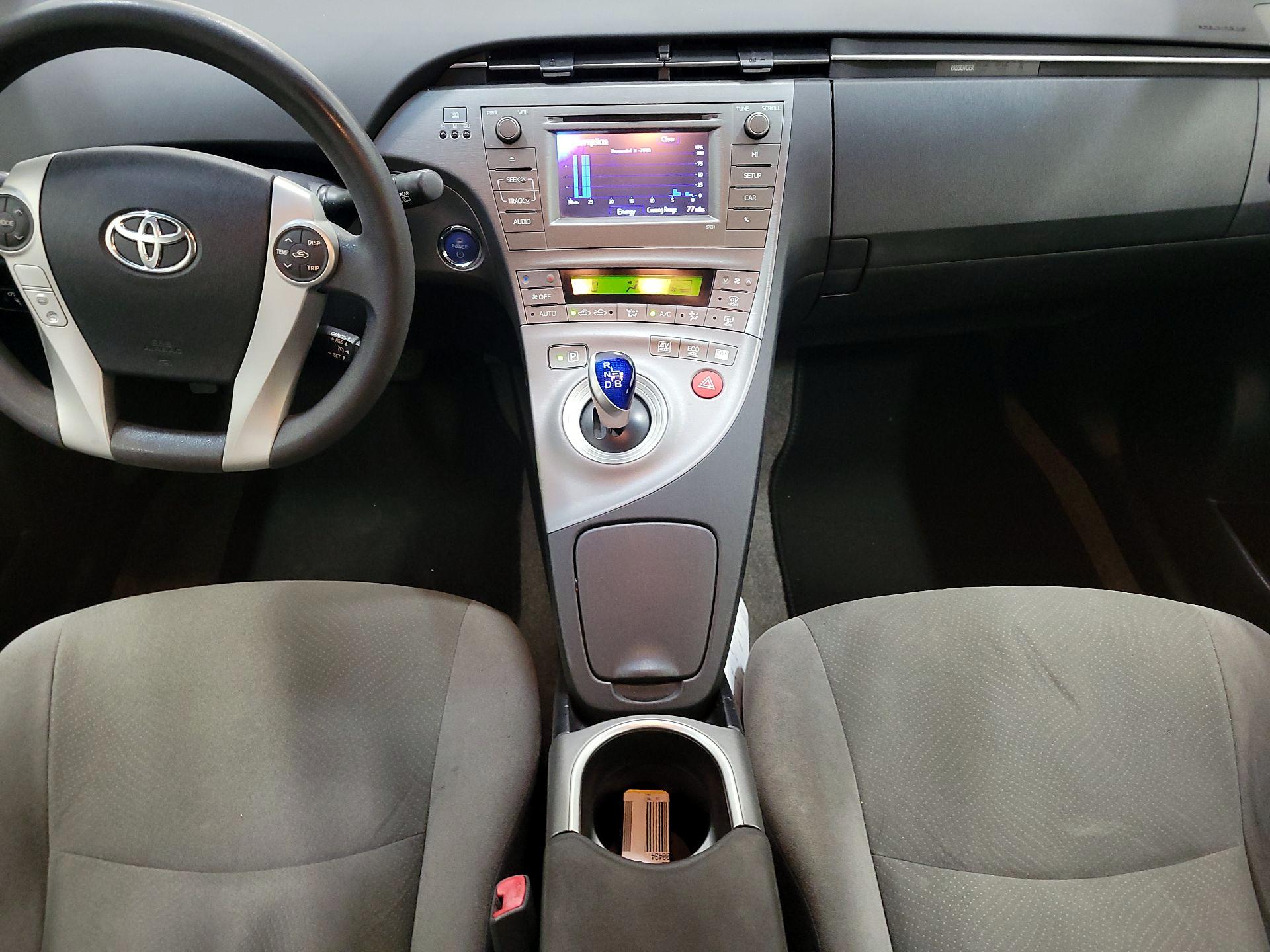 Thumbnail: 2013 Toyota Prius - 9