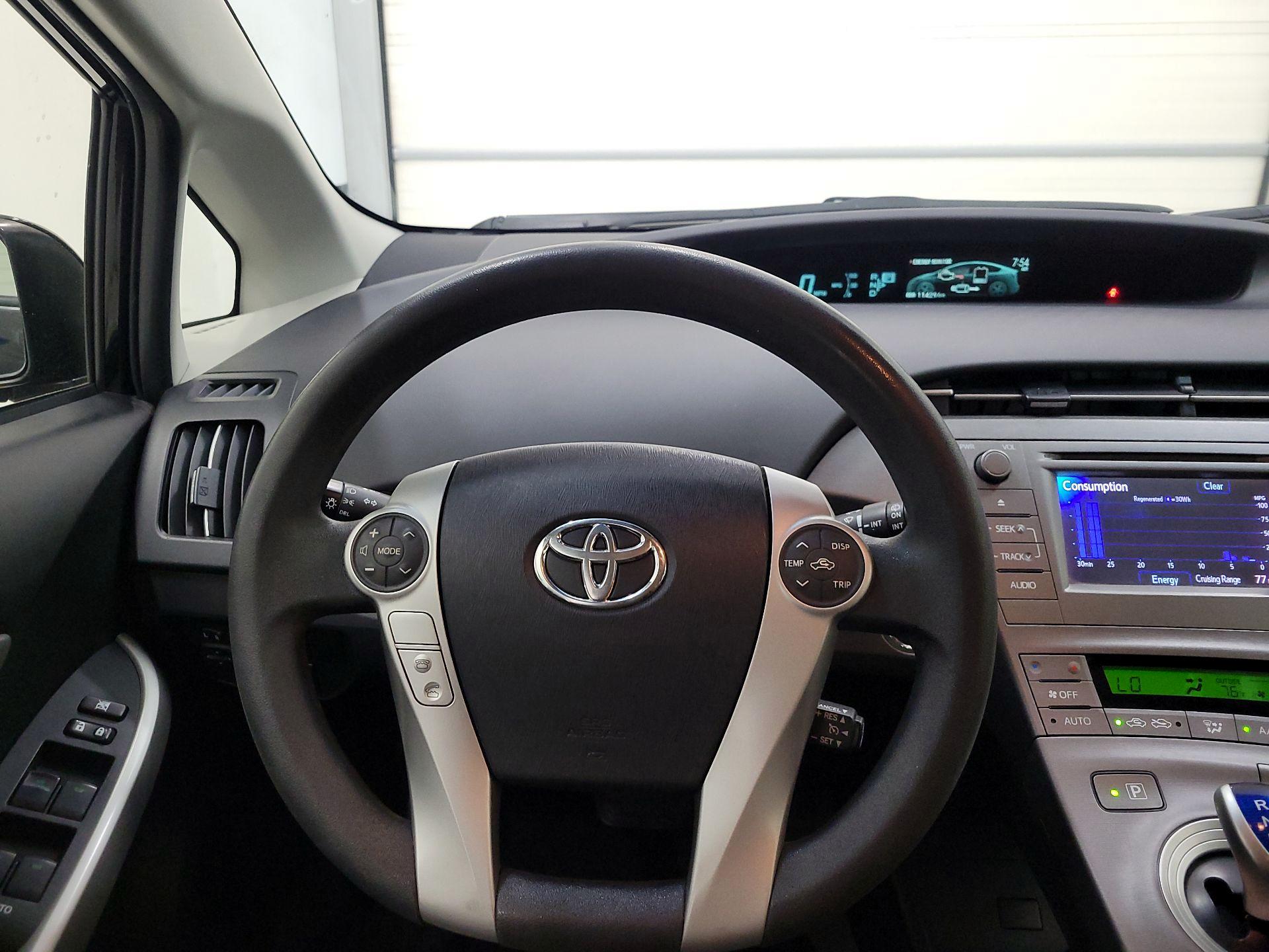 Thumbnail: 2013 Toyota Prius - 10